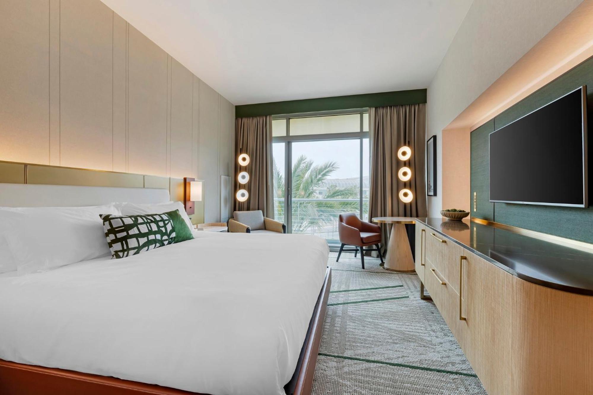 Deluxe Room 1 King Bed Balcony City View