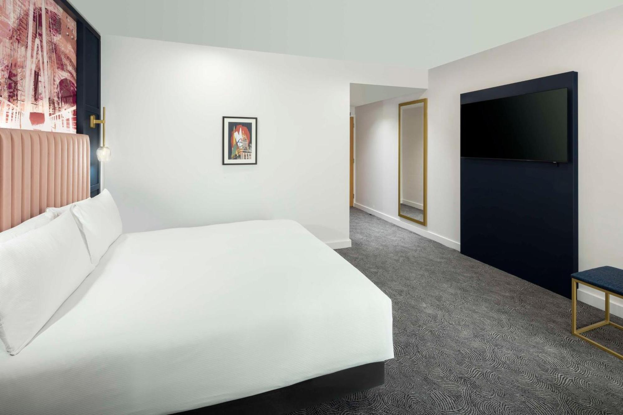 King Room Mobility Accessible,1602956673:JPEG