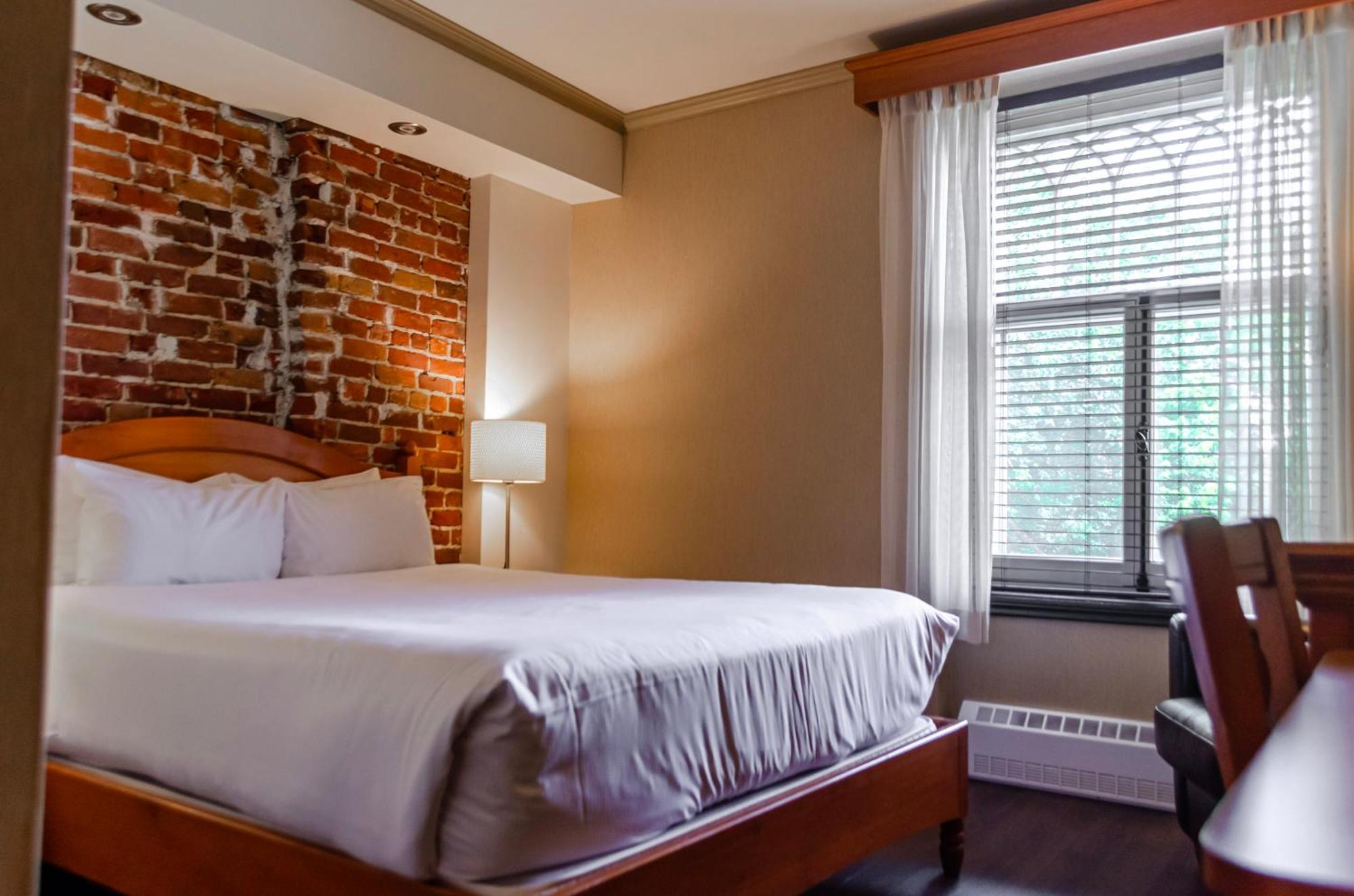 Superior Queen Room
