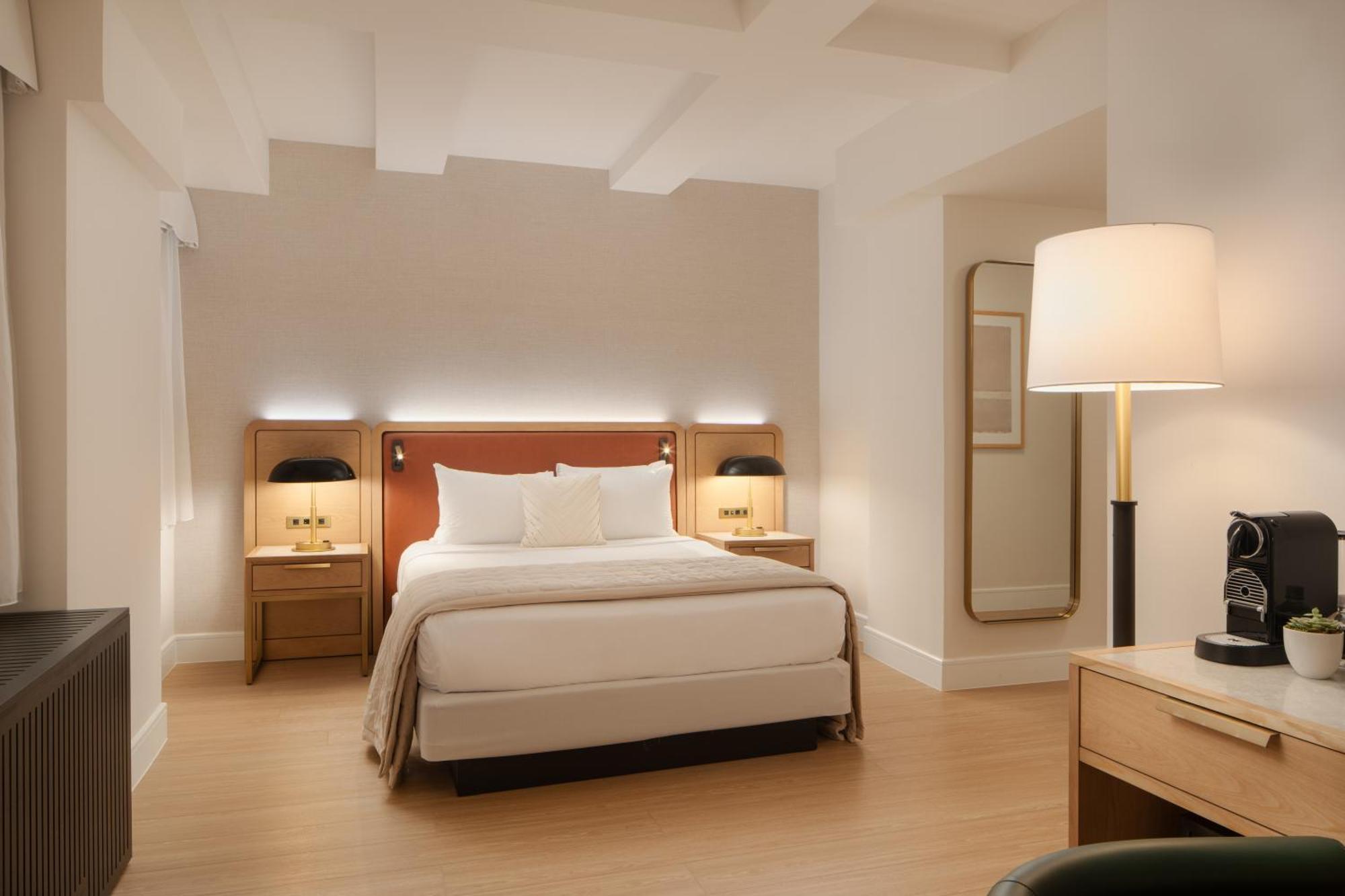 Deluxe Queen Room