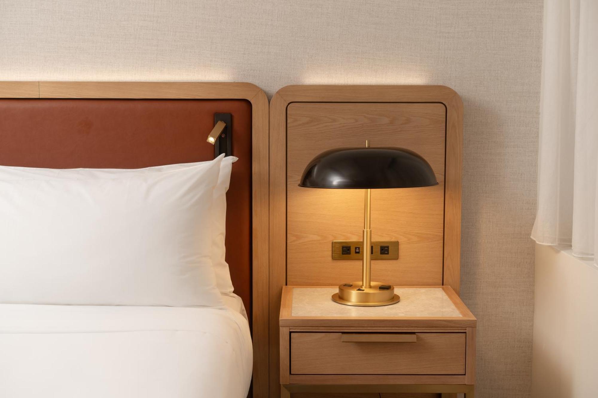 Deluxe Queen Room