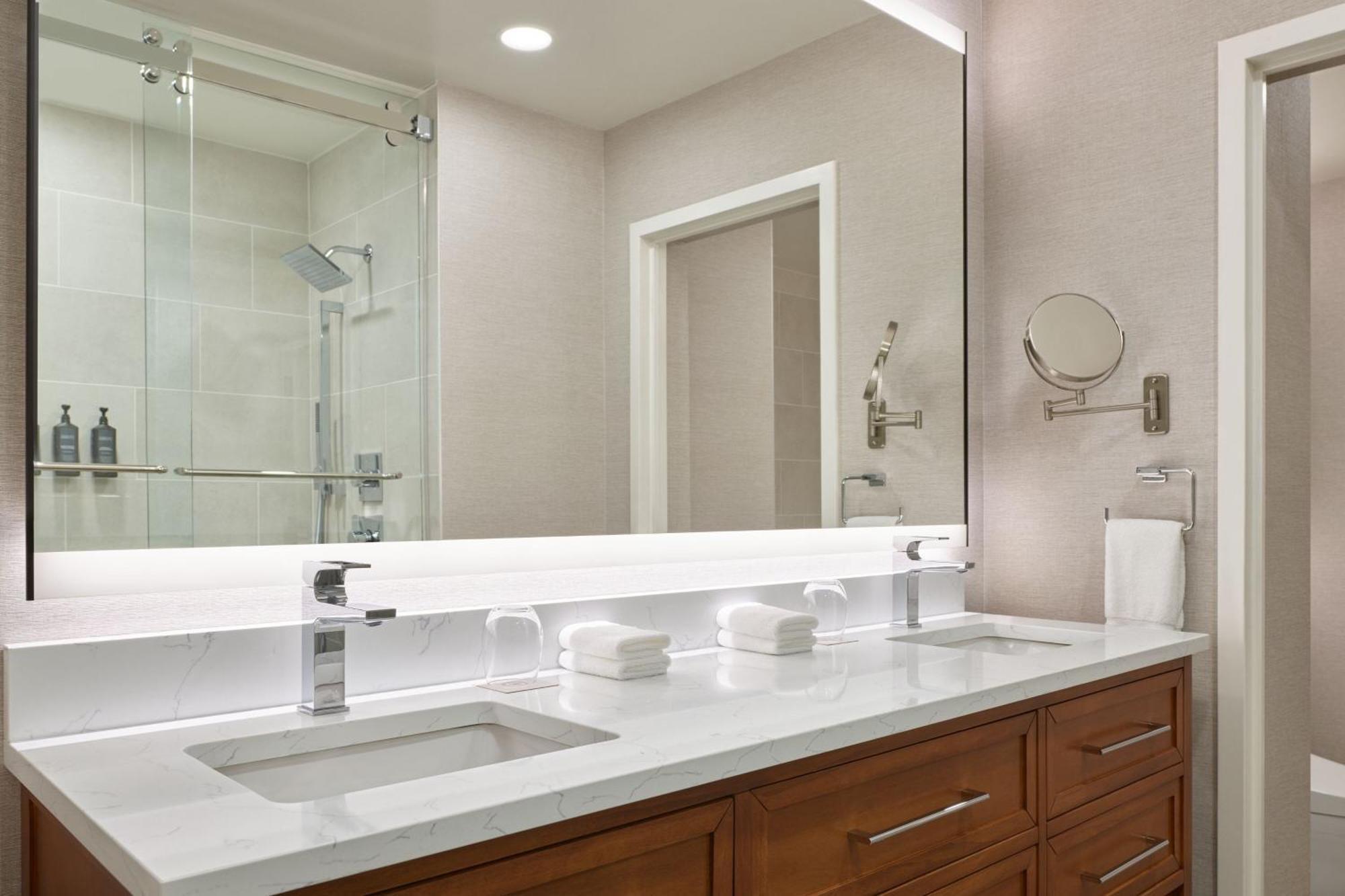 Luxury Suite, Club level, 1 Bedroom Presidential Suite