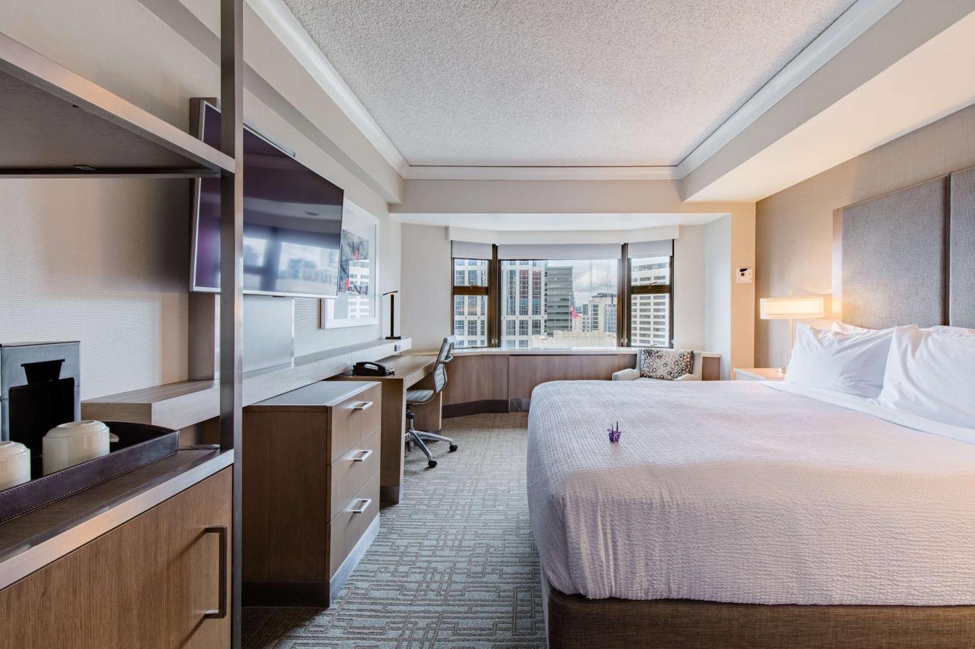 Executive King Room with Skyline View