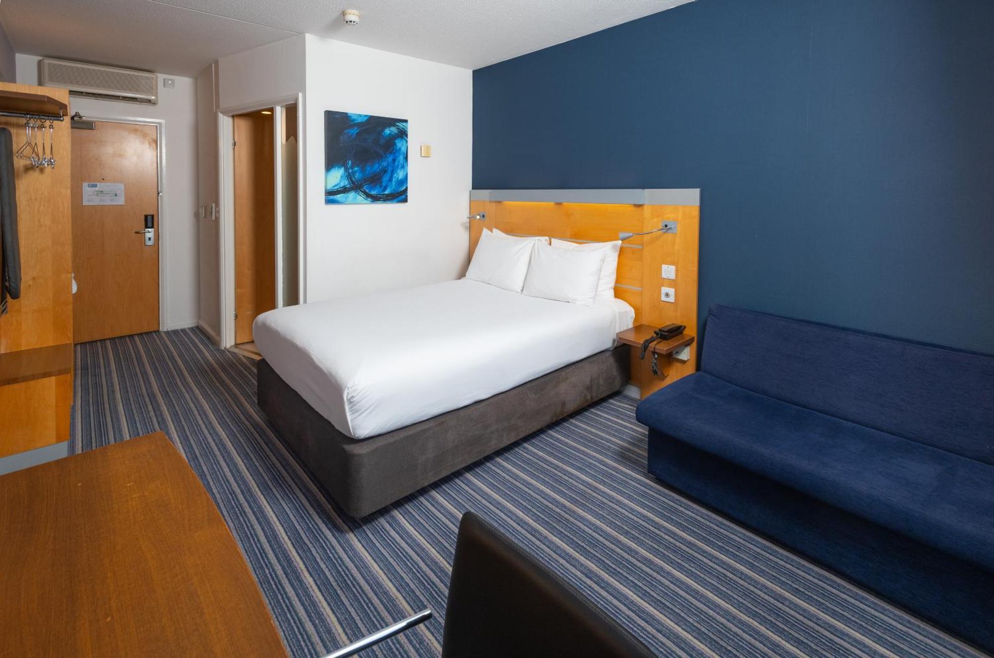 Standard Double Room with Sofa Bed and Free Hot Breakfast