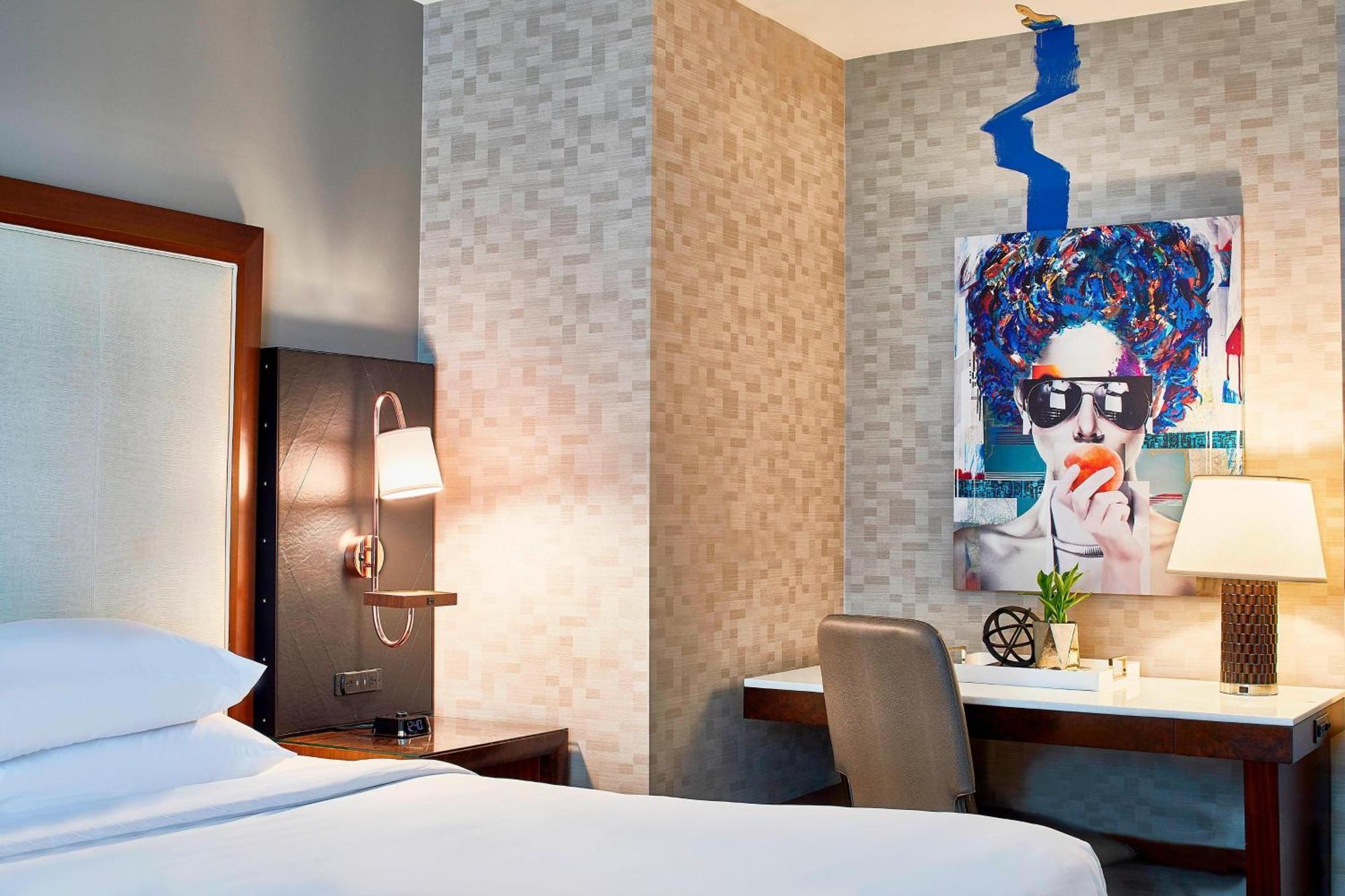 Deluxe King Room