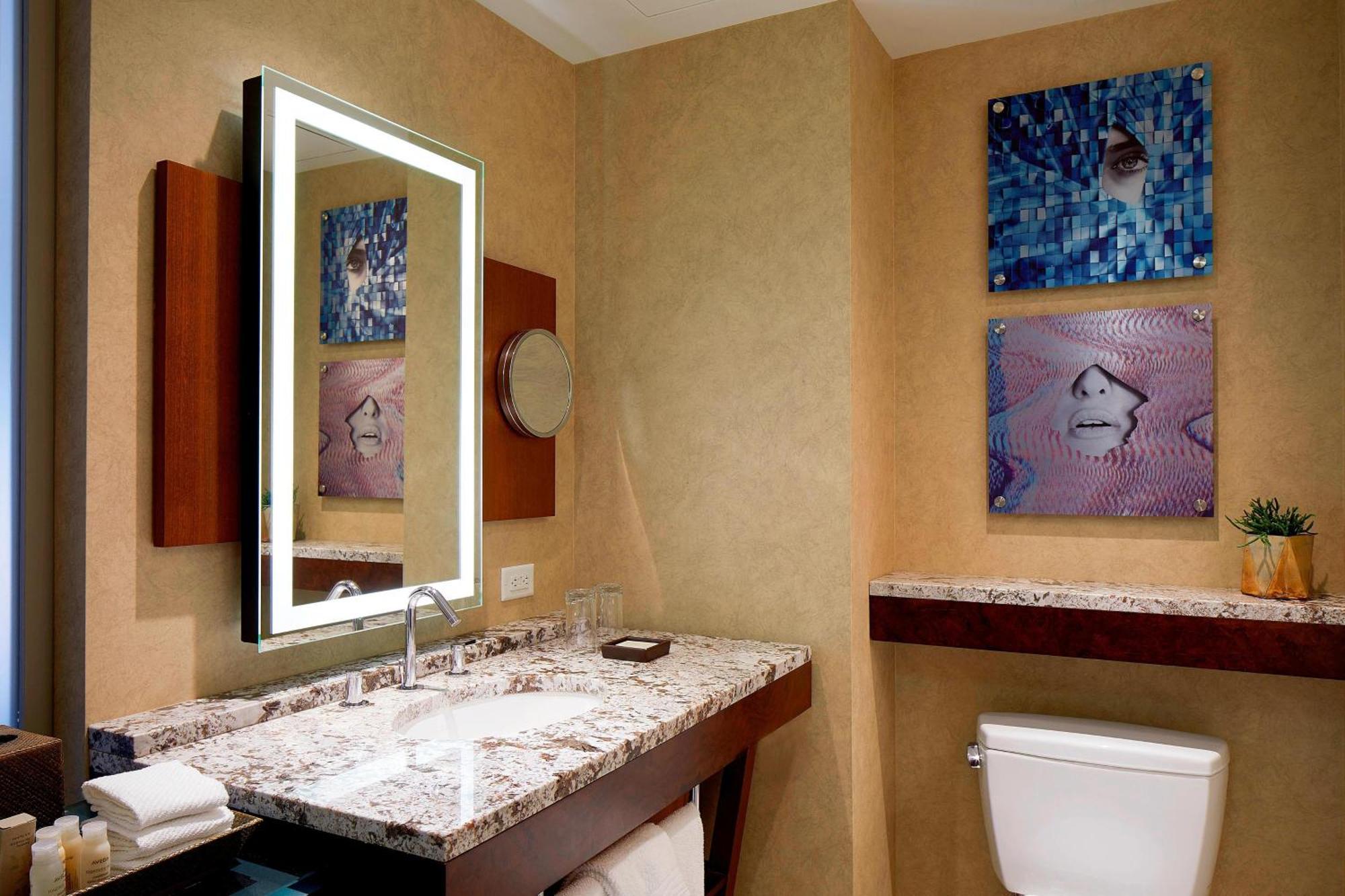 Queen Room Two Queen Beds City View