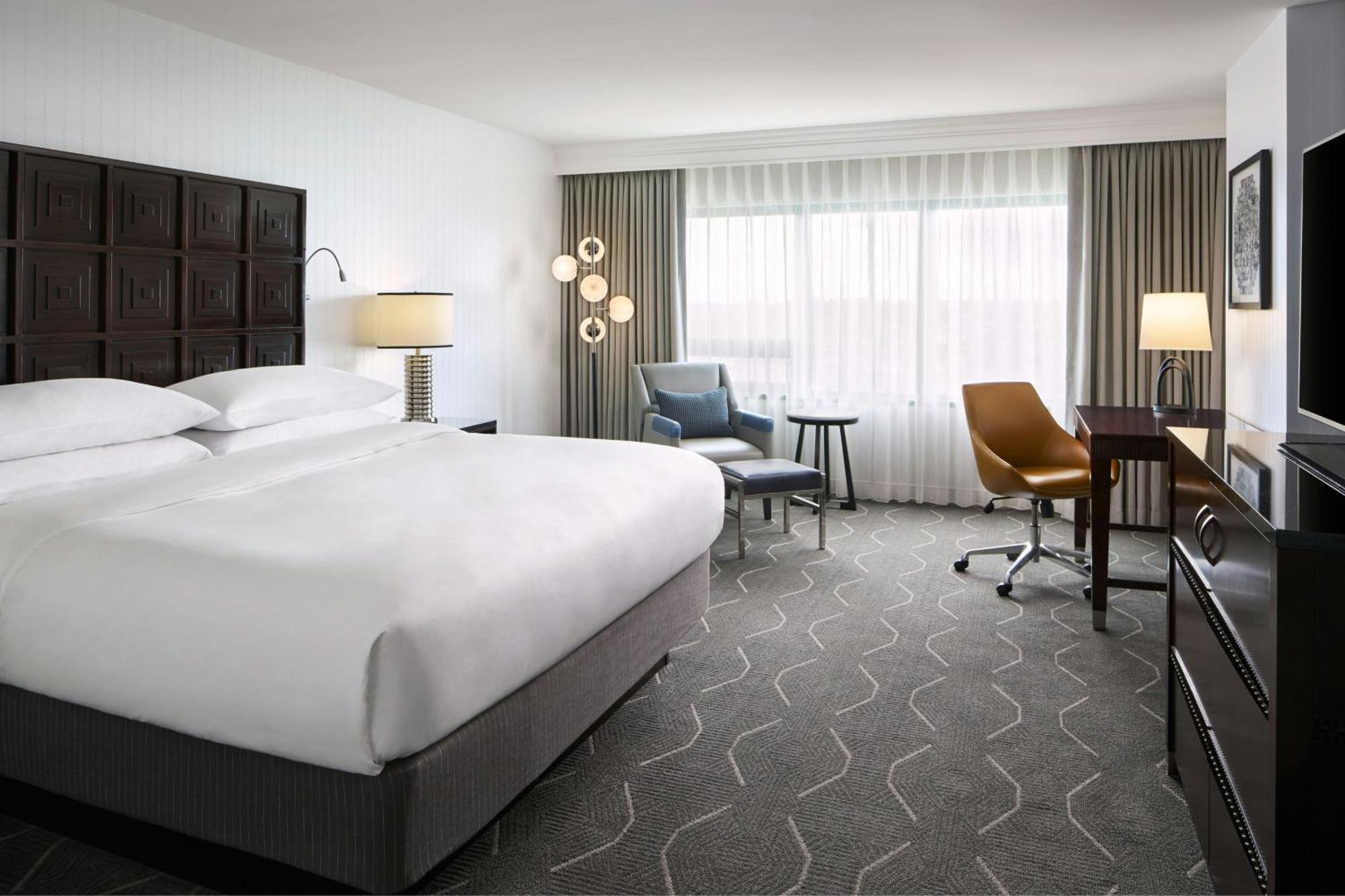 King Room with Harbor View - Hearing Accessible