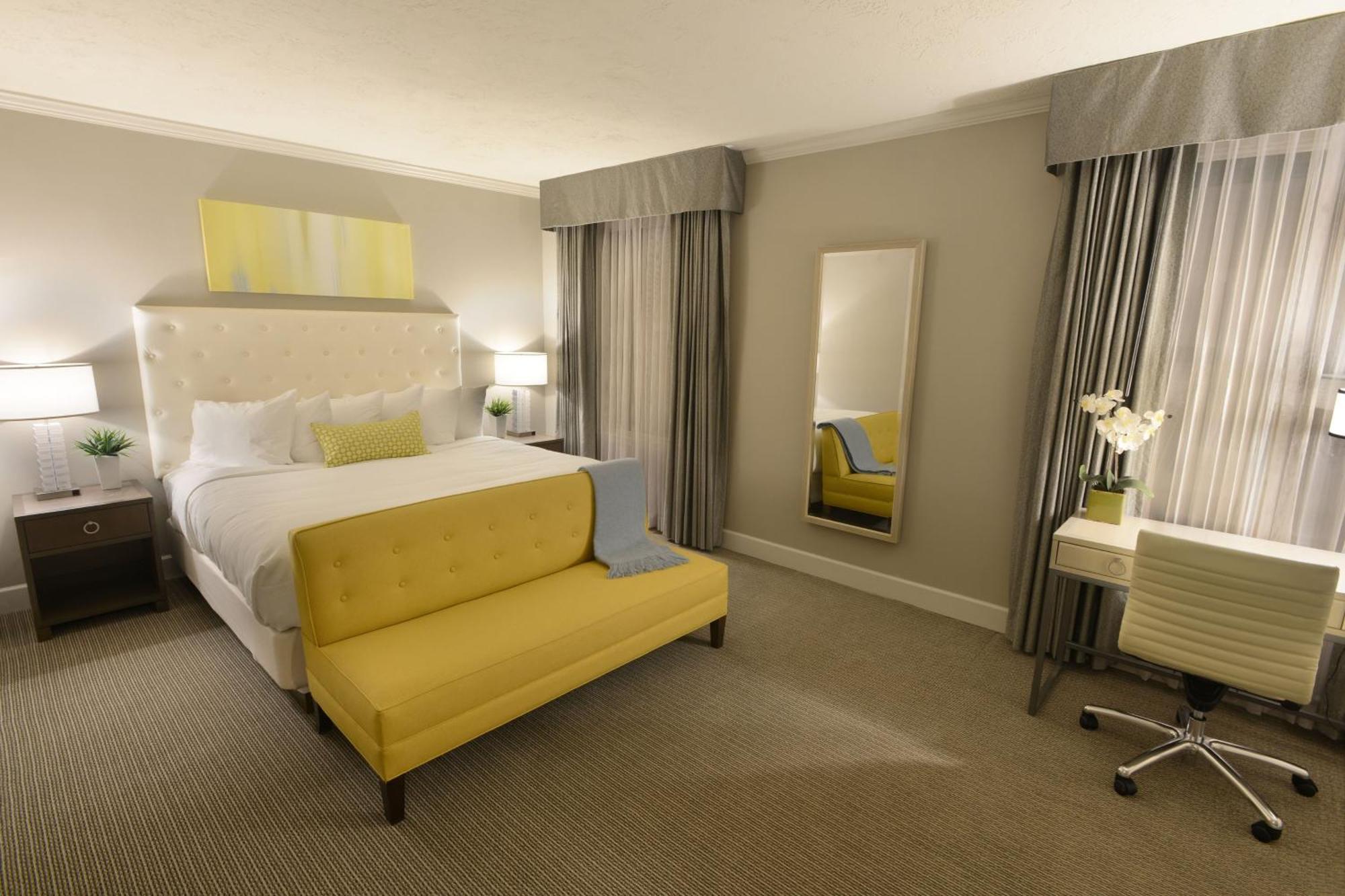 Deluxe Room Larger Guest room 1 King