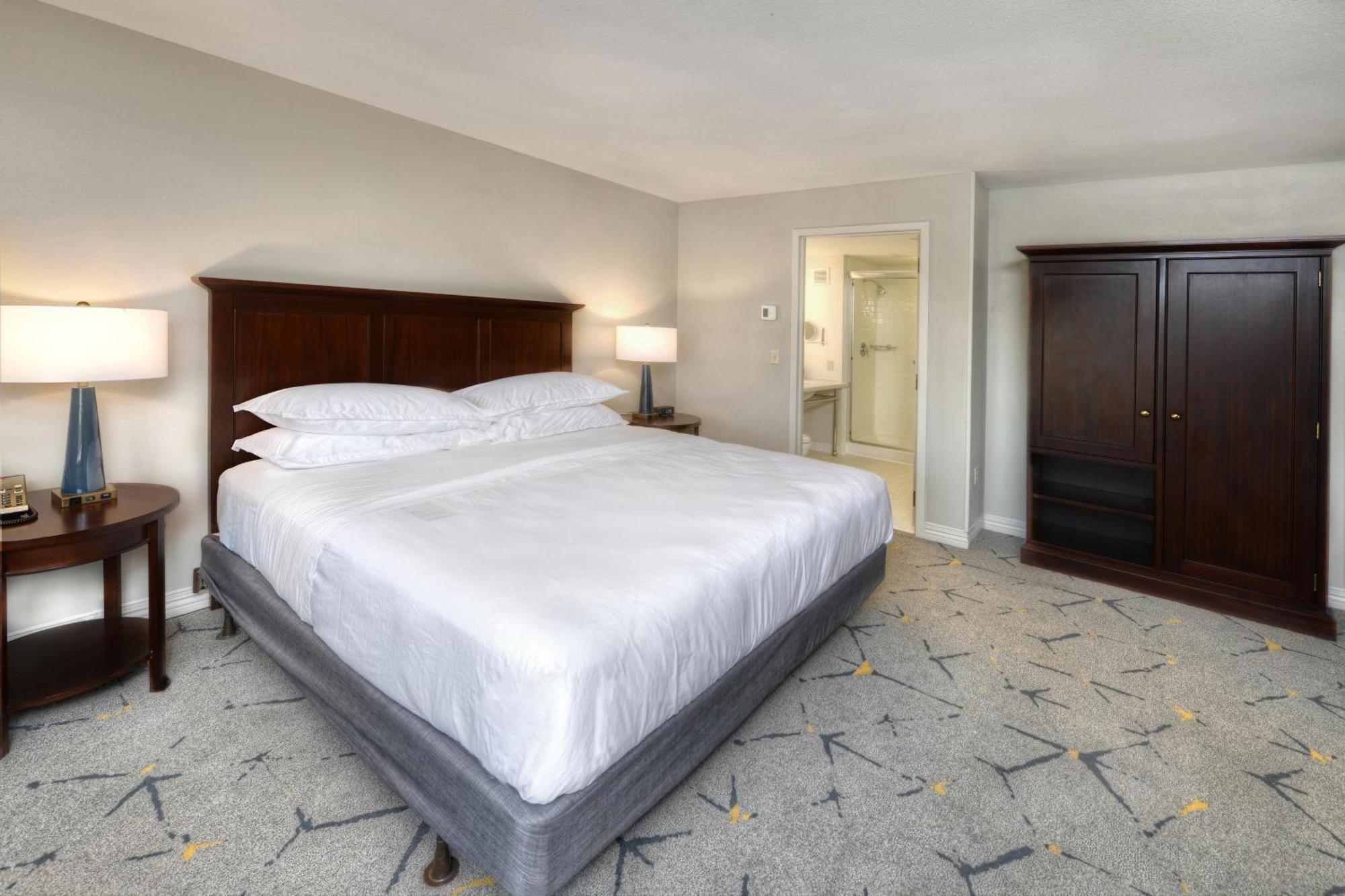 Guest Room 1 King,1634419789:JPEG