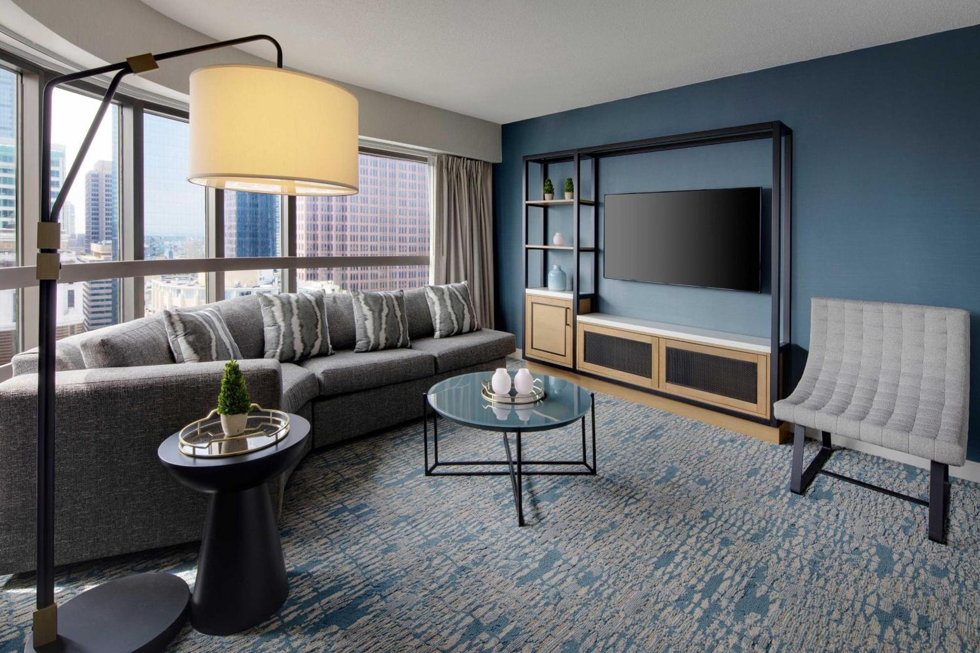 Corner Suite