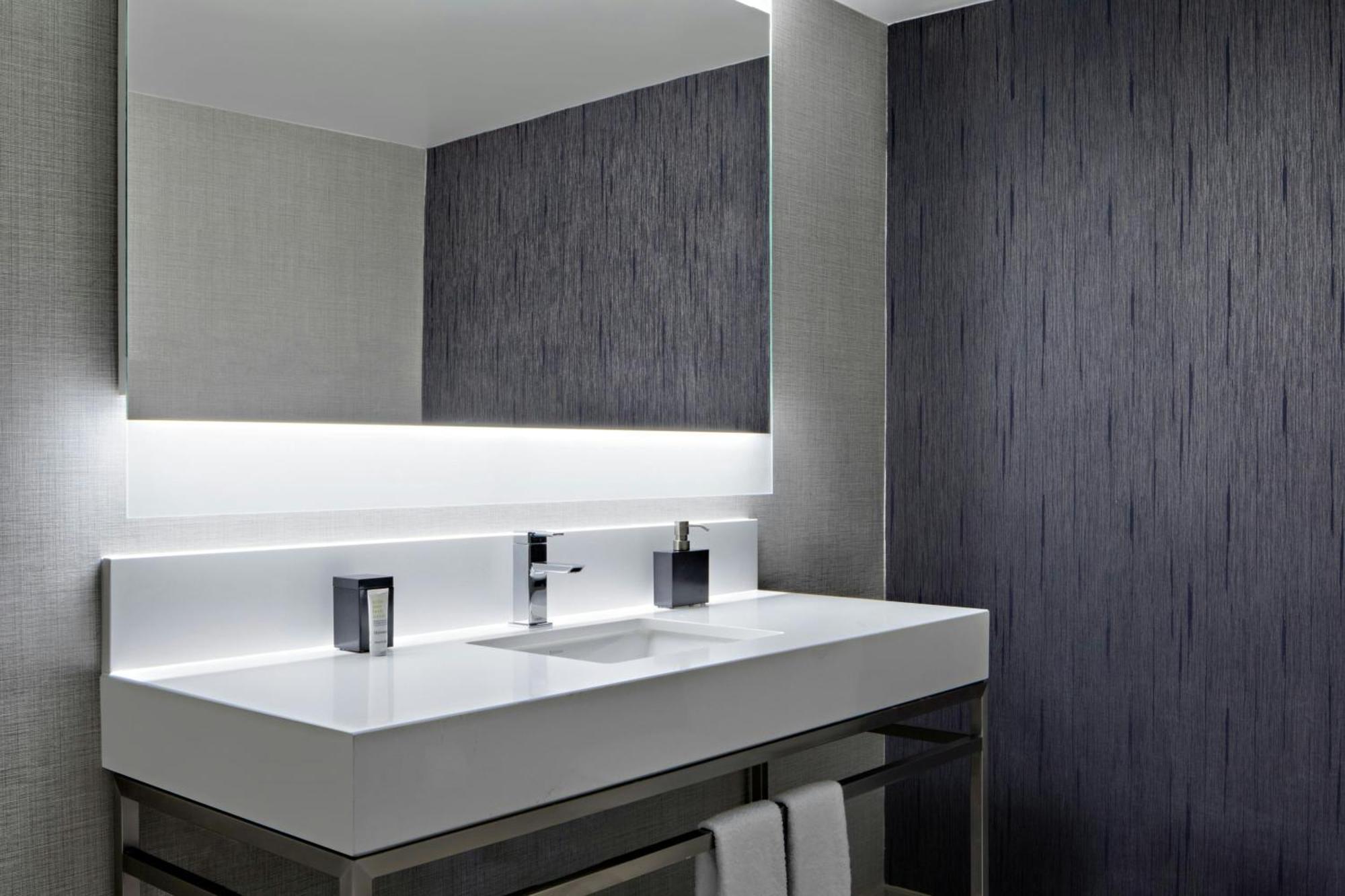 Family Corner Connector Room