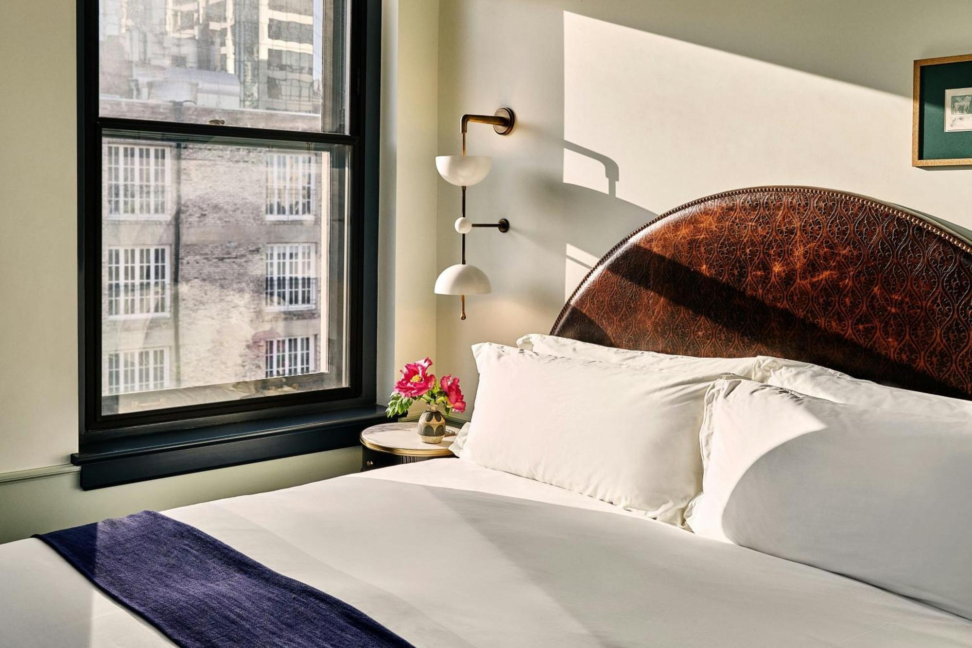 One-Bedroom Olive King Suite City View Hearing Accessible