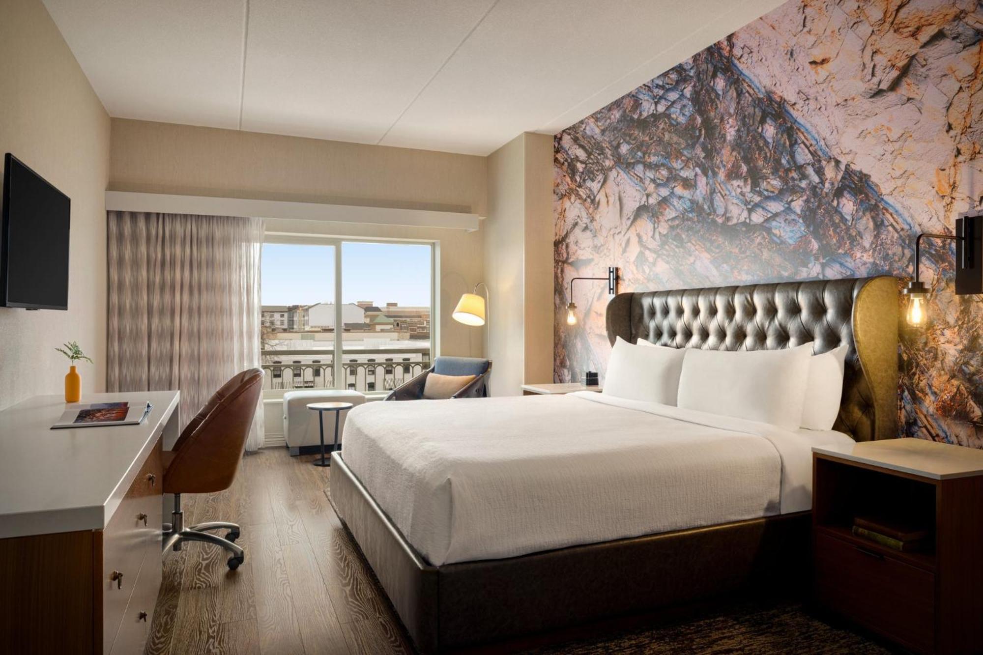 Standard King Room River View