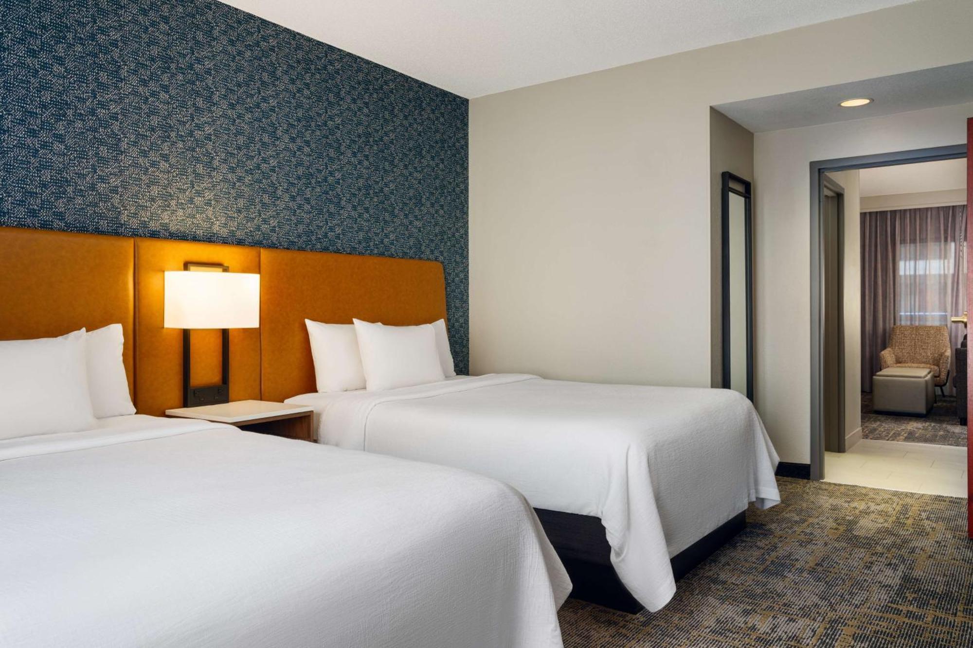 Suite Two Queen Beds Non-Smoking