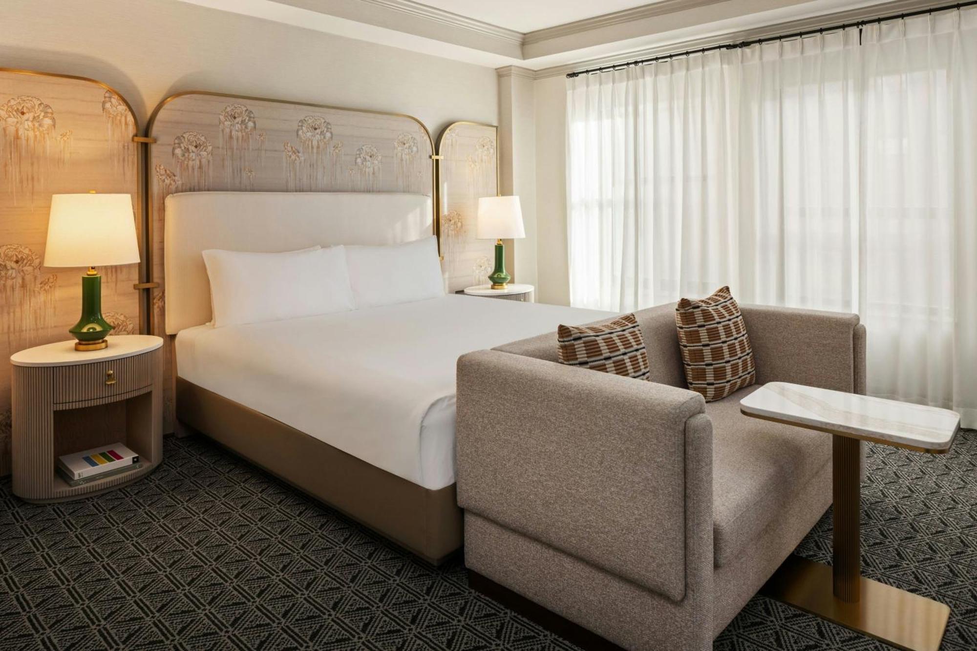Premium King Larger Guest room 1 King,1649986935:JPEG