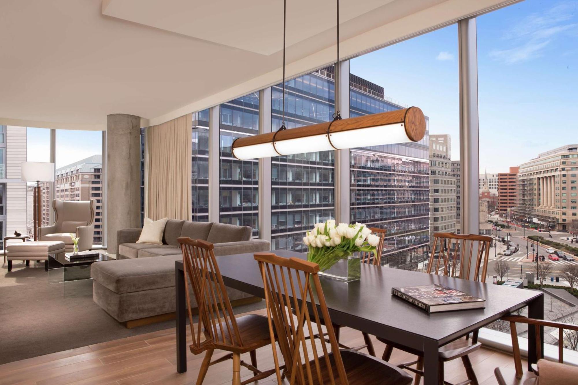 One-Bedroom King Suite Park View