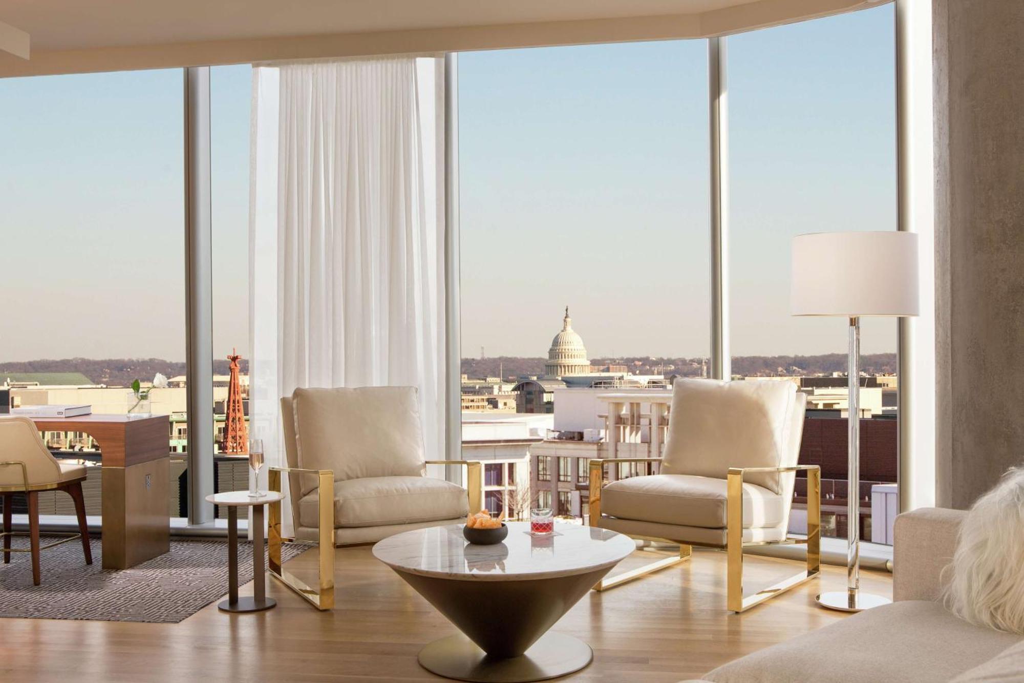 One-Bedroom King Suite Park View