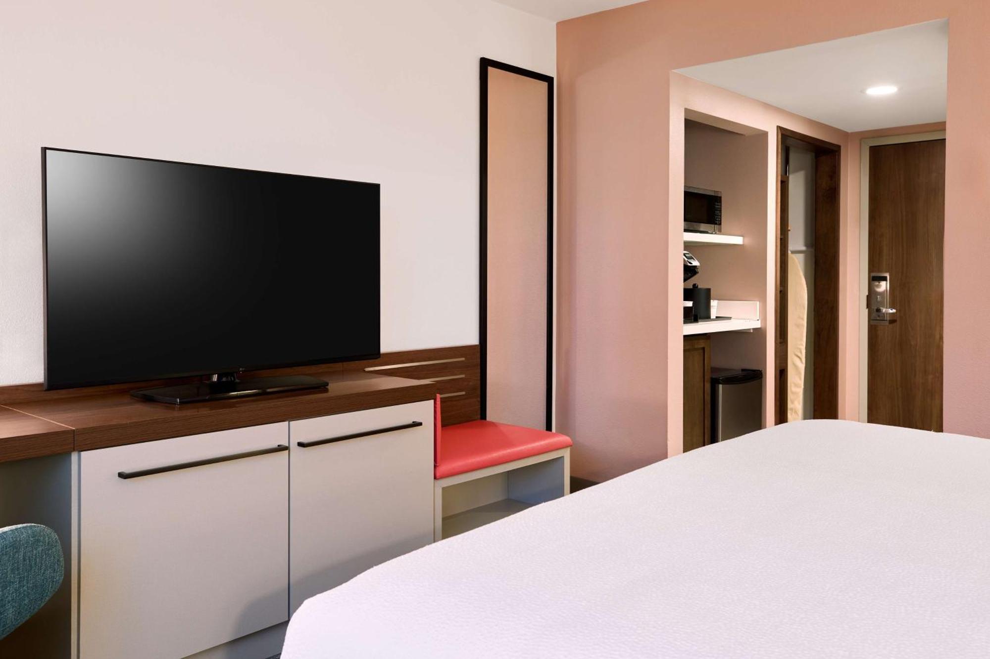 Queen Room Two Queen Beds