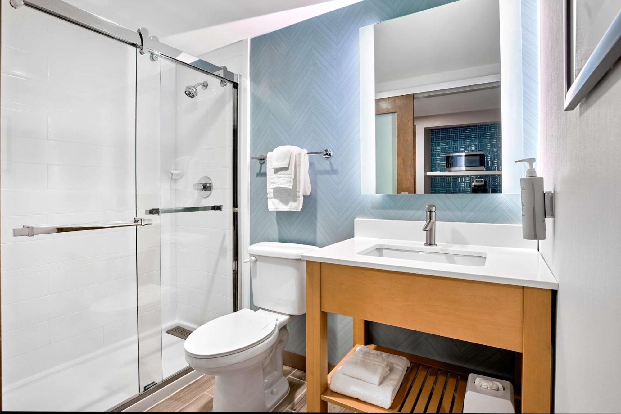One-Bedroom King Suite with Sofa Bed,1659461344:JPEG