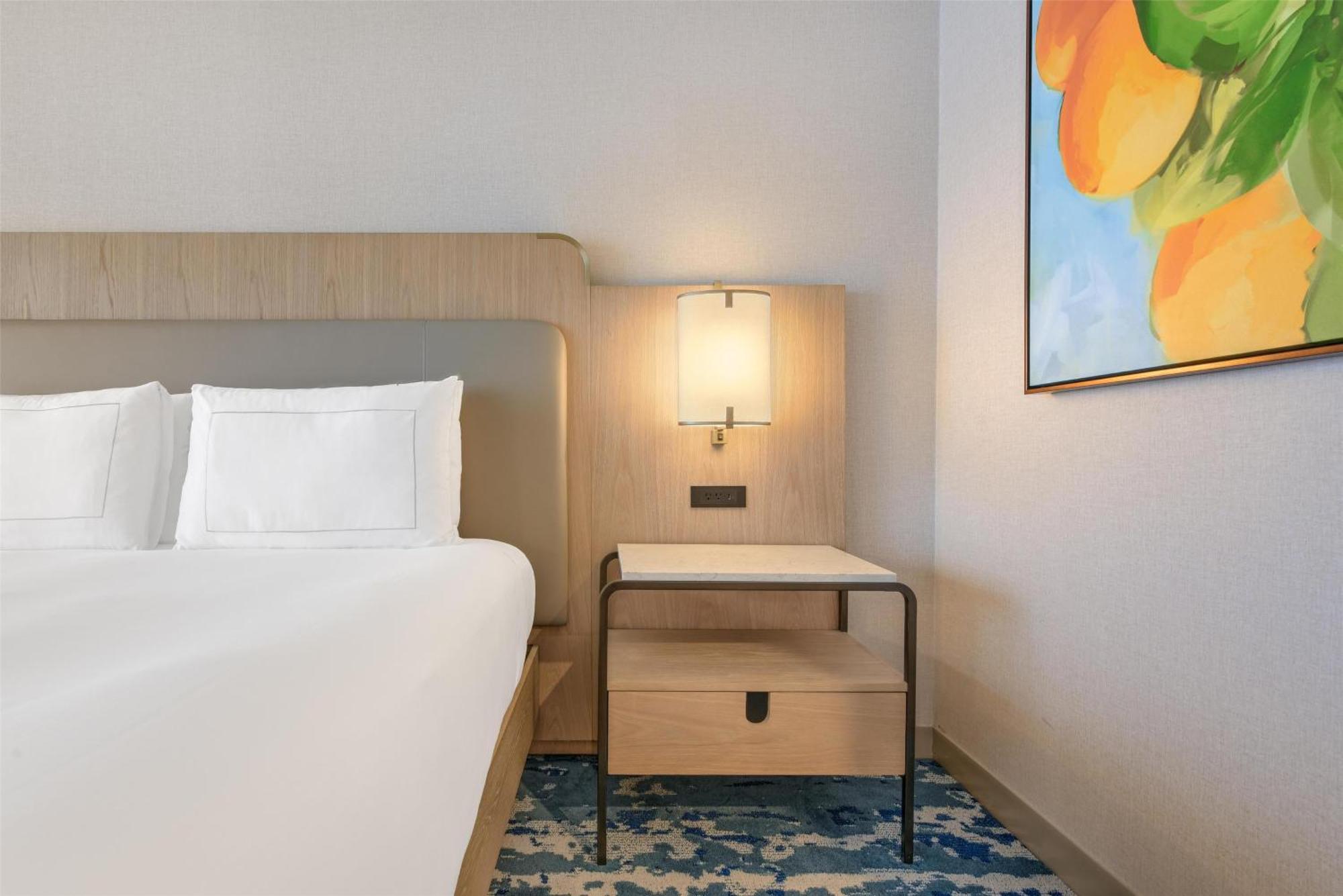 King Room Park or Pool View