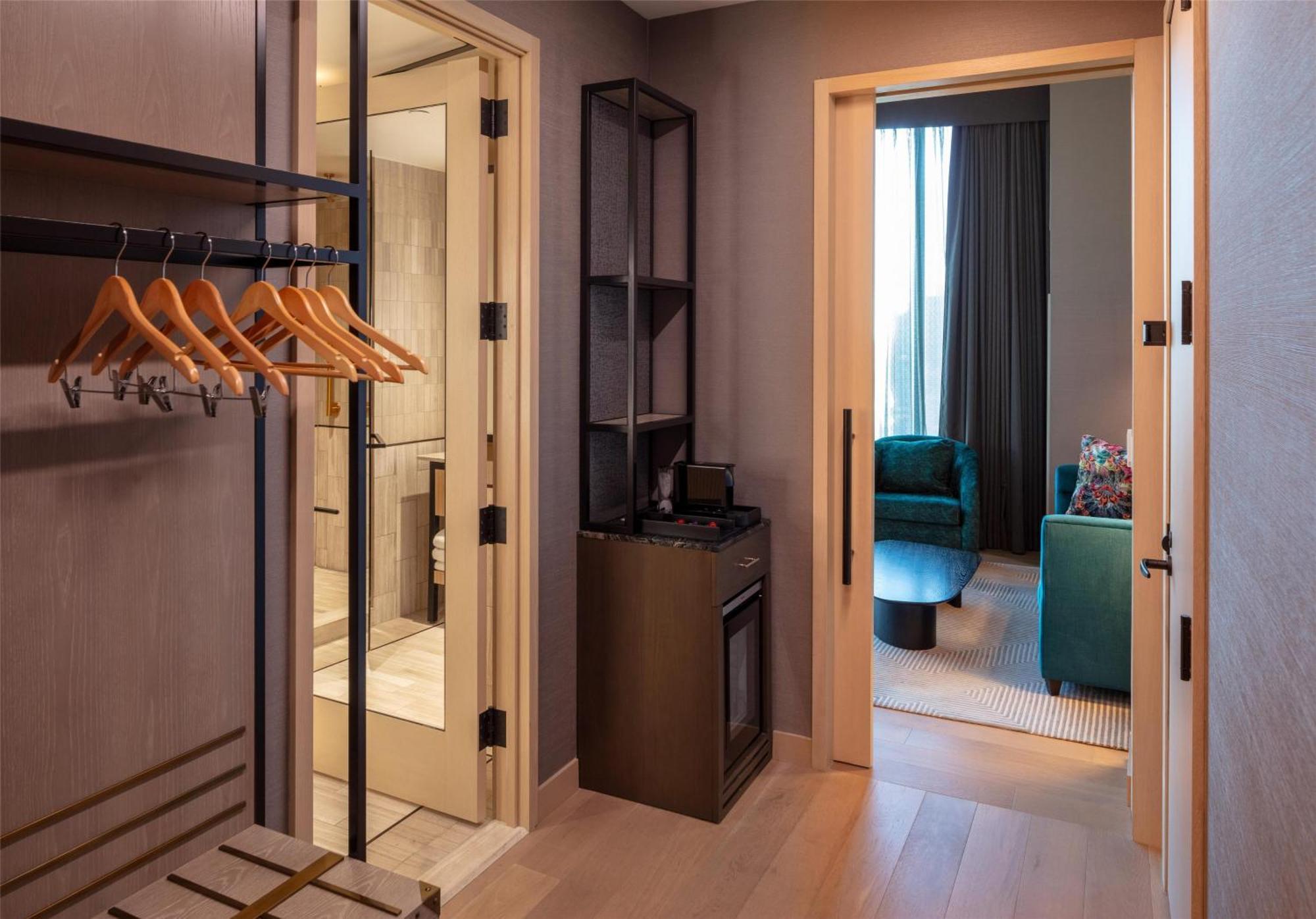 Corner King Suite Roll Shower Square View Mobility Accessible