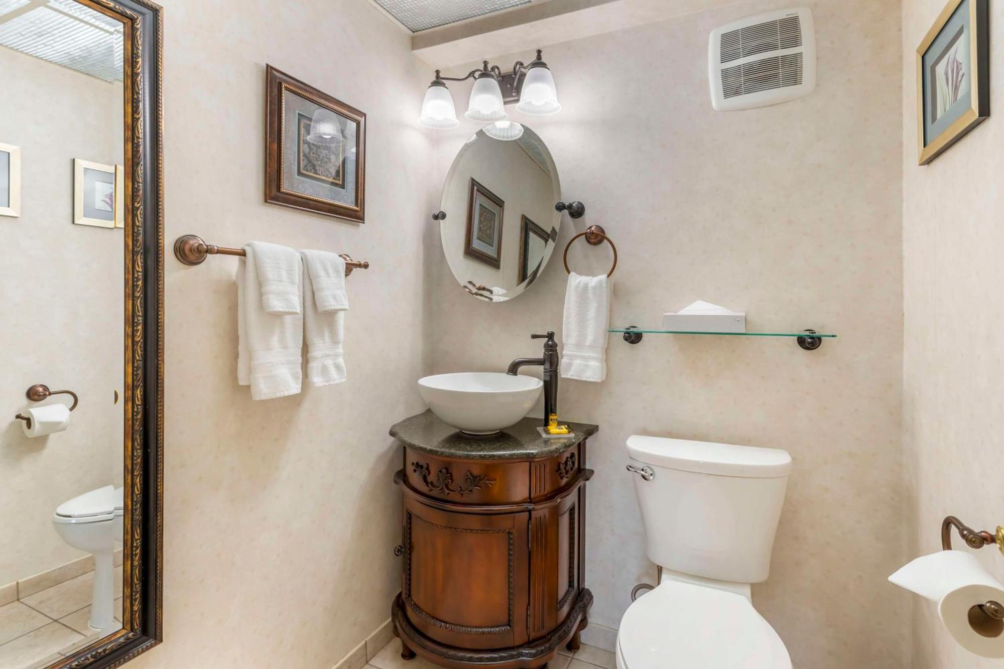 Executive King Suite with One King Bed - Non-Smoking