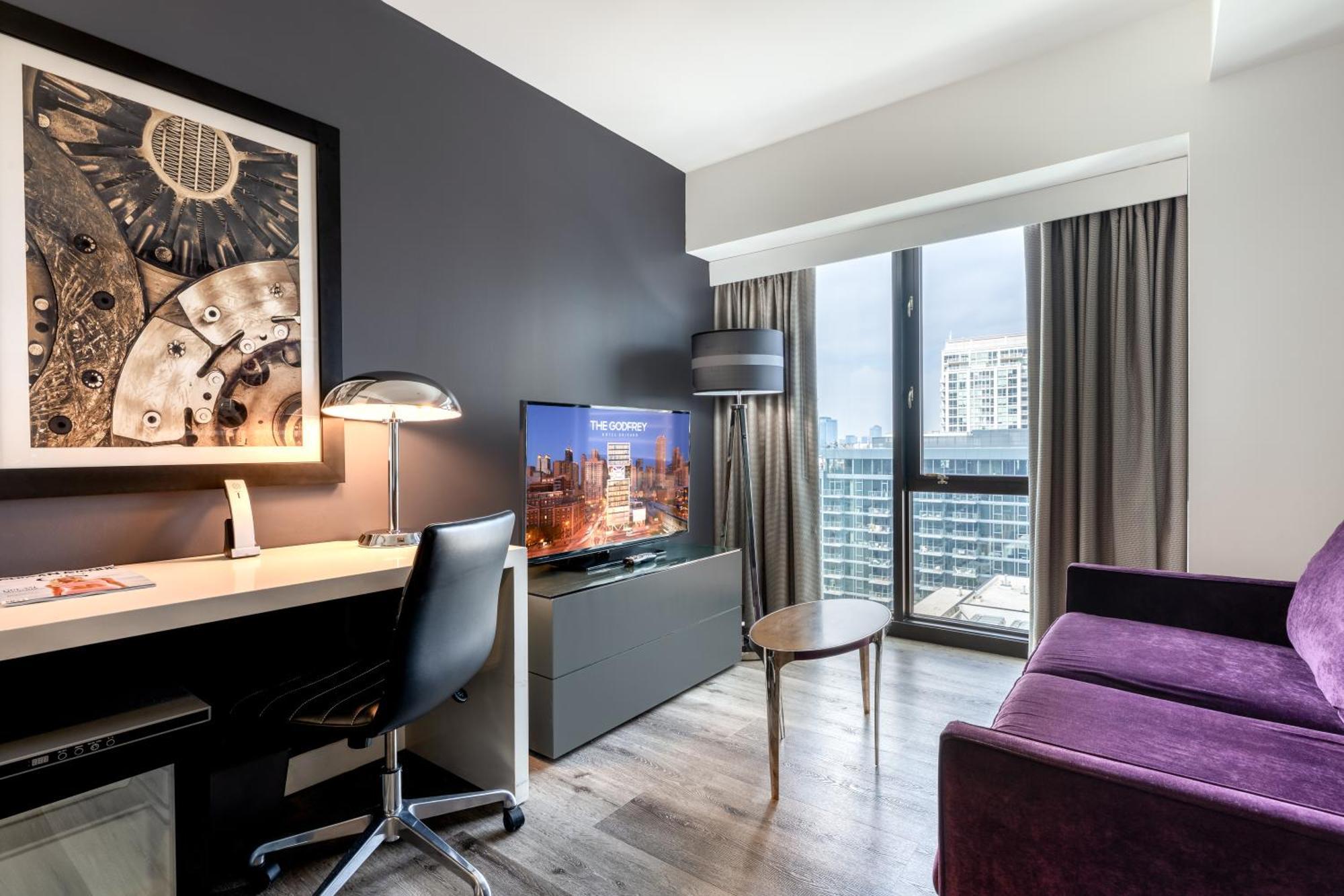 One-Bedroom King Suite