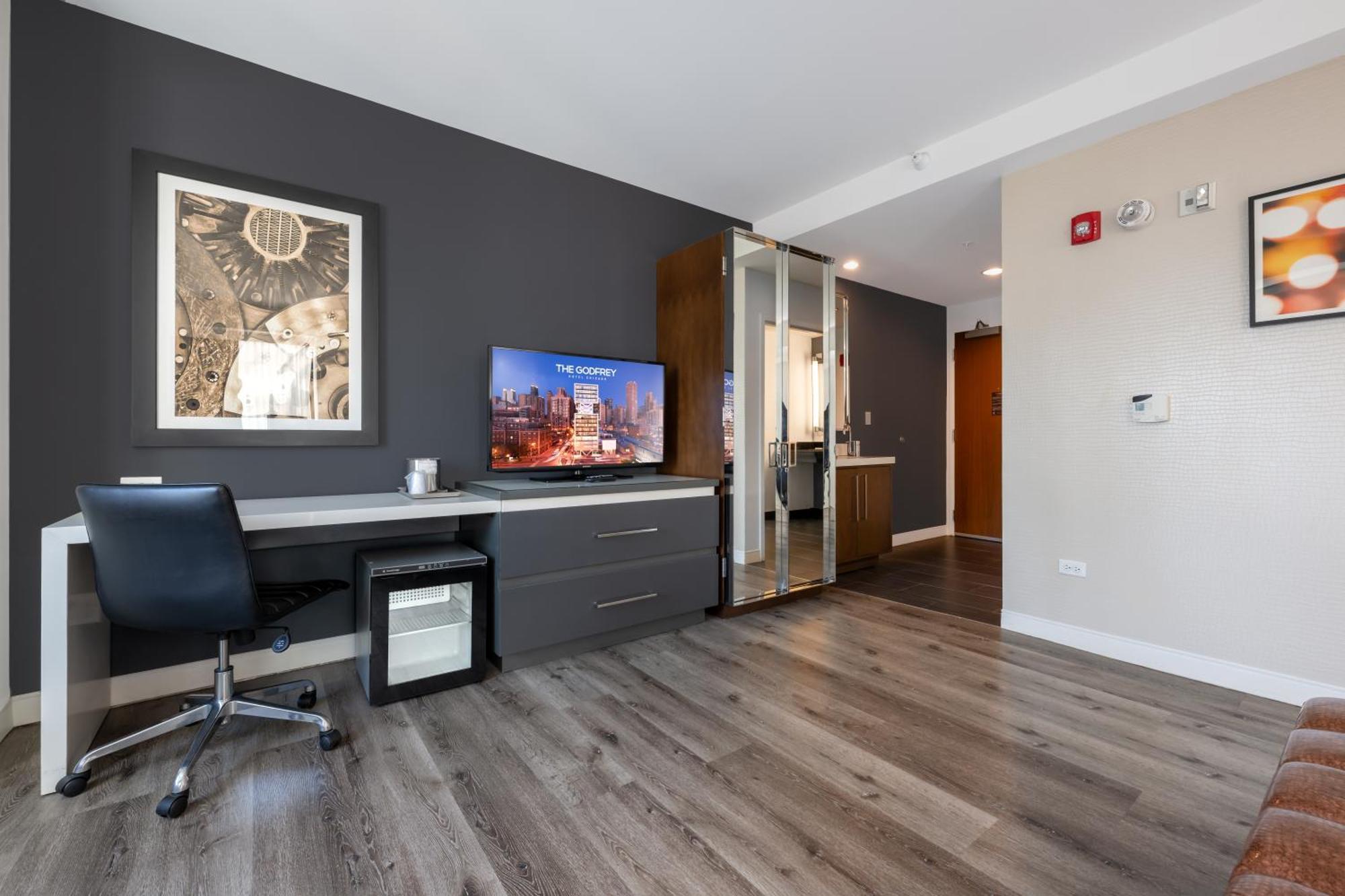 Executive King Accessible Room