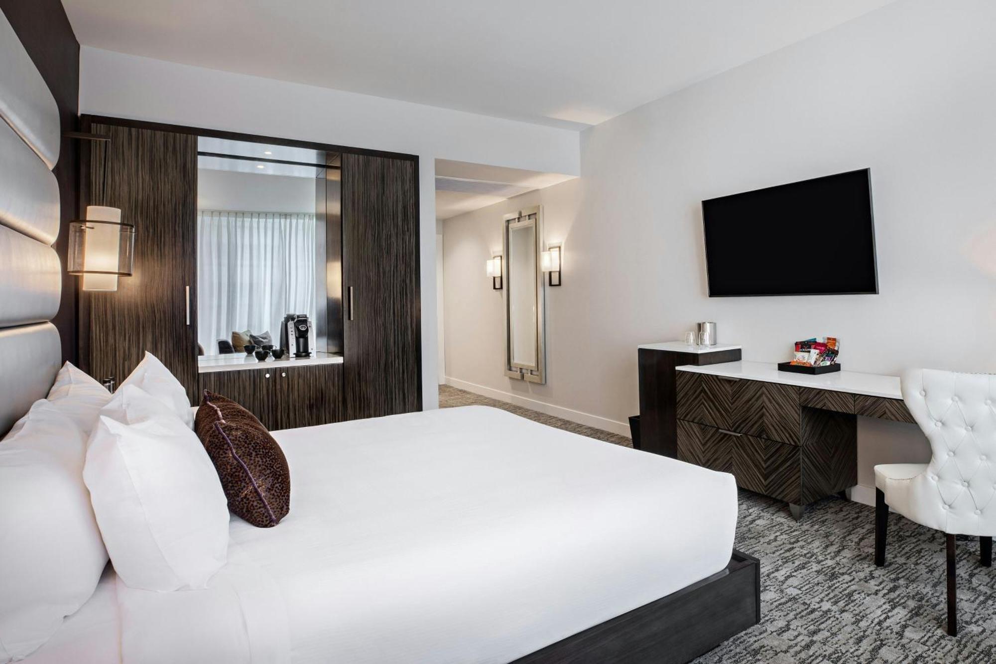 Standard King Room