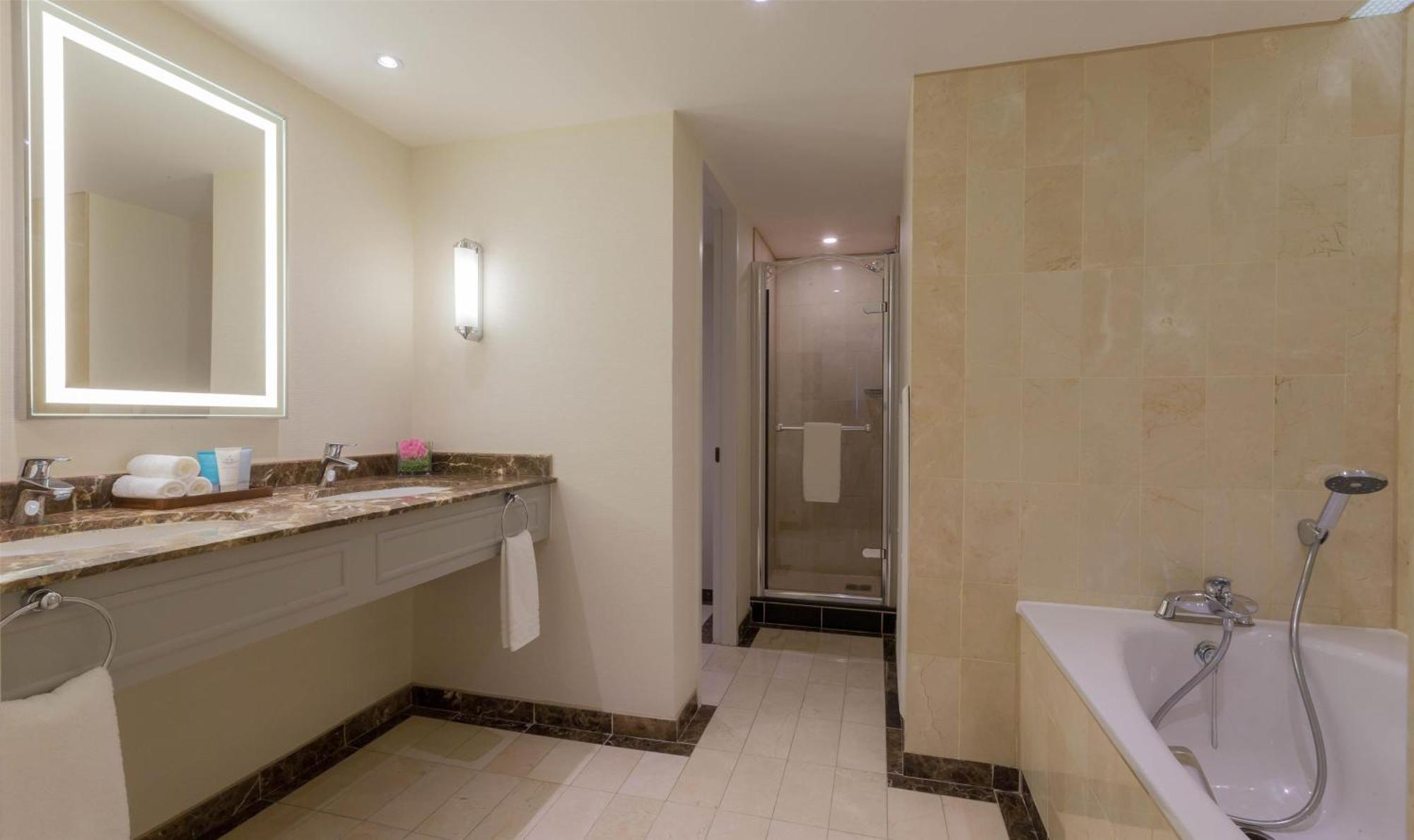 One-Bedroom King Suite,1697808511:JPEG