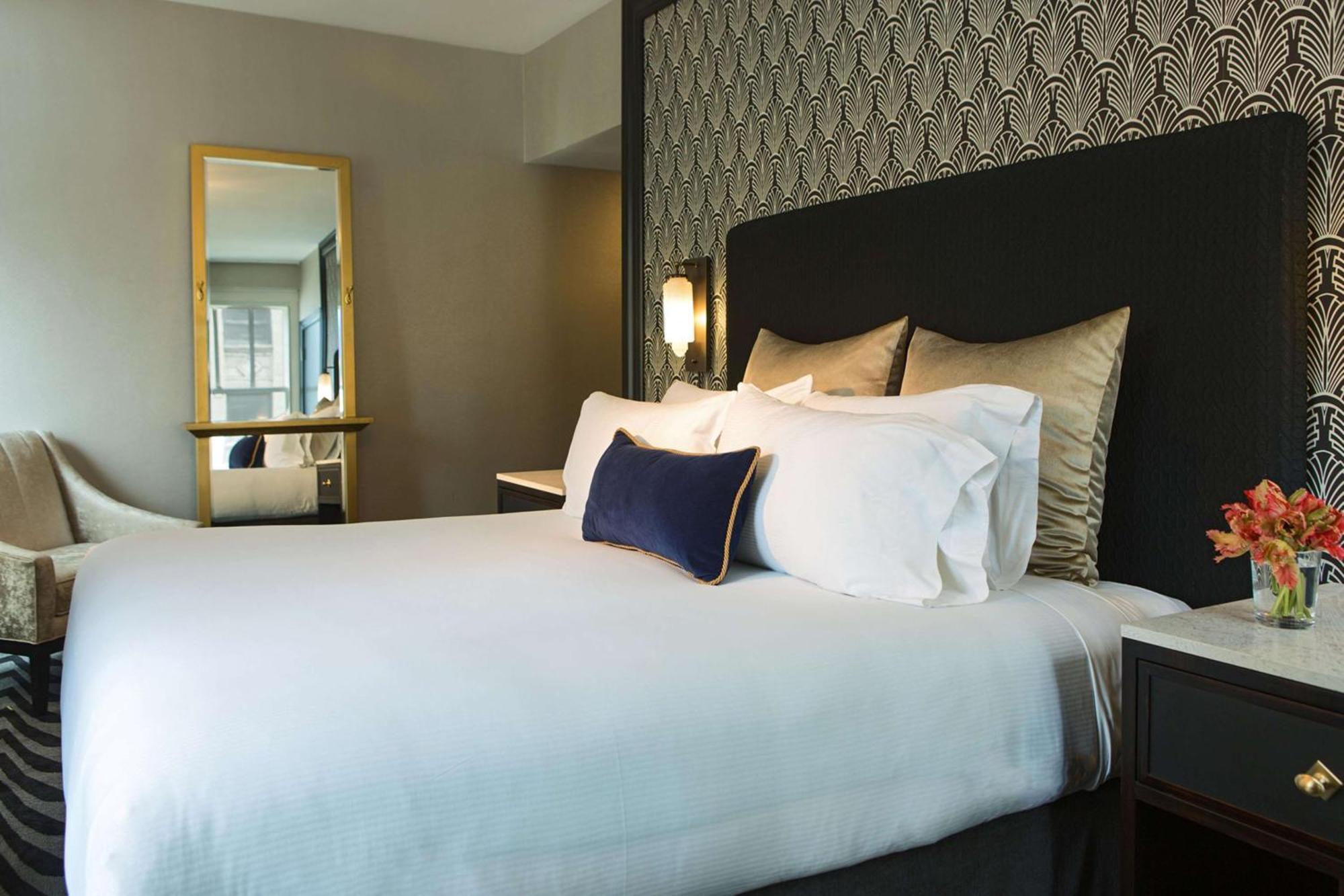 One-Bedroom King Suite