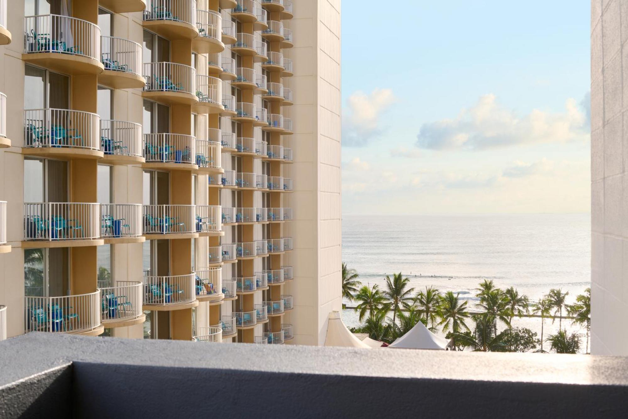 Corner Ocean View King Balcony