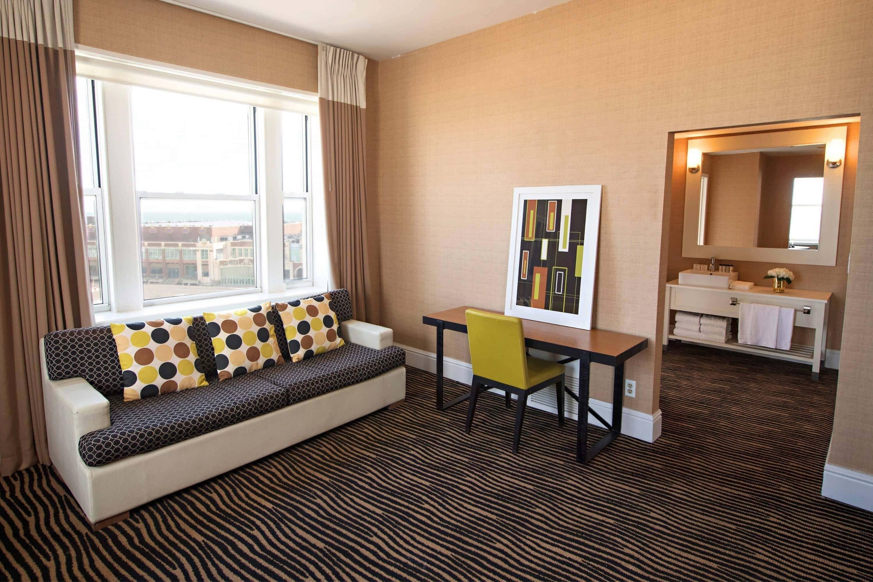 Deluxe Queen Room Two Queen Beds Ocean View