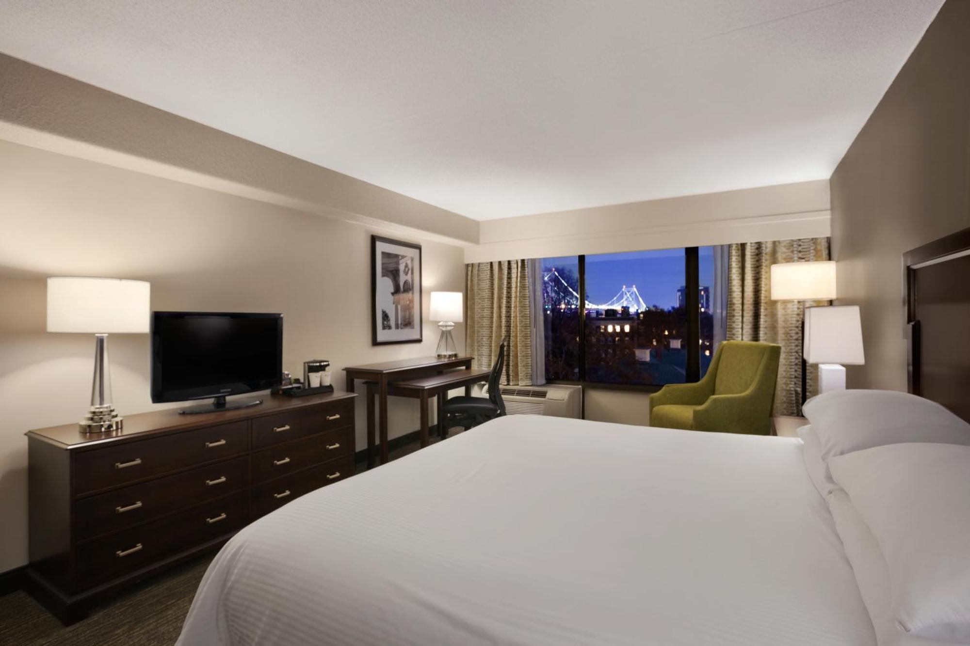 1 King Bed Deluxe Mobility Accessible Room Non-Smoking