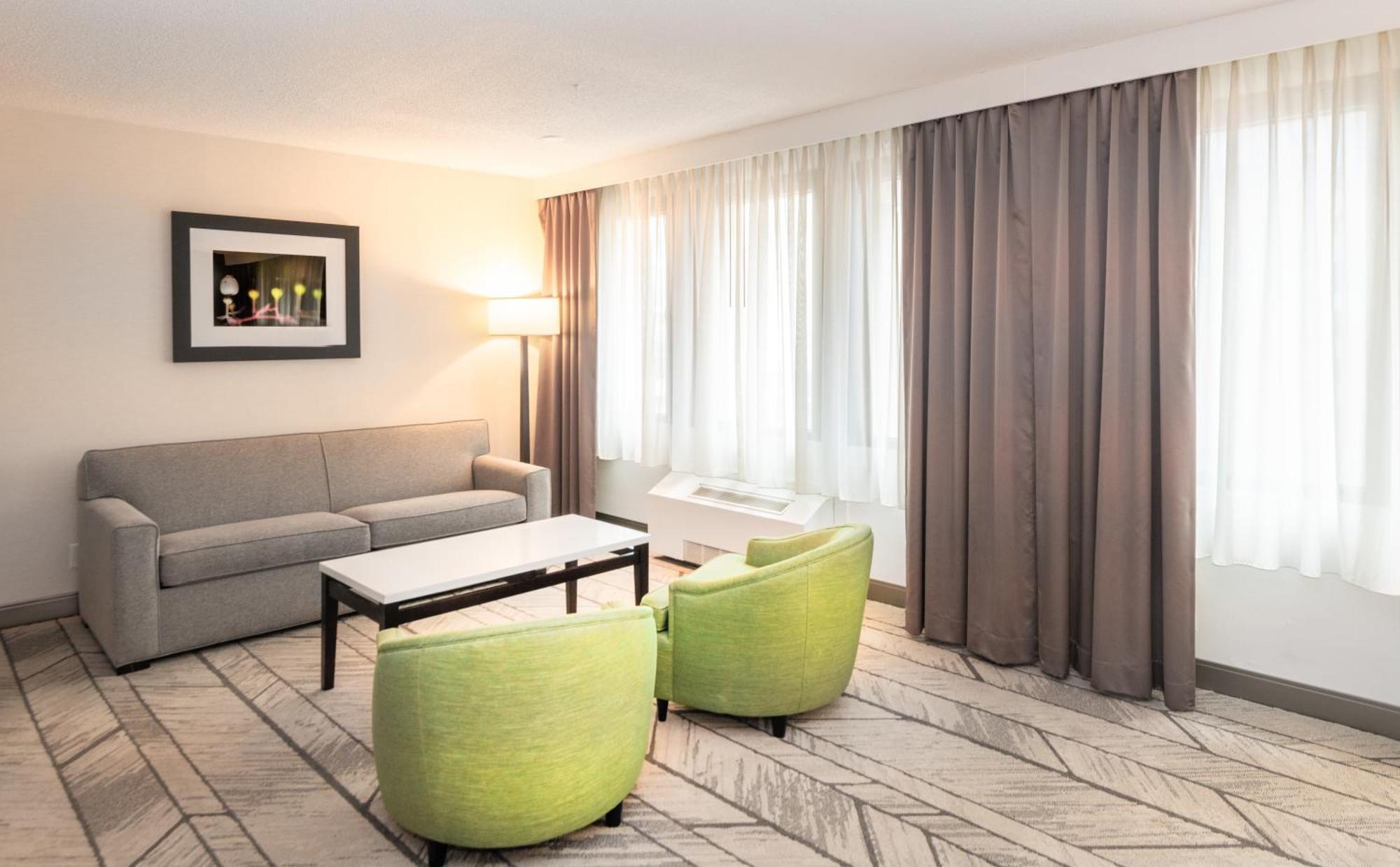 Junior King Suite,1557111061:JPEG