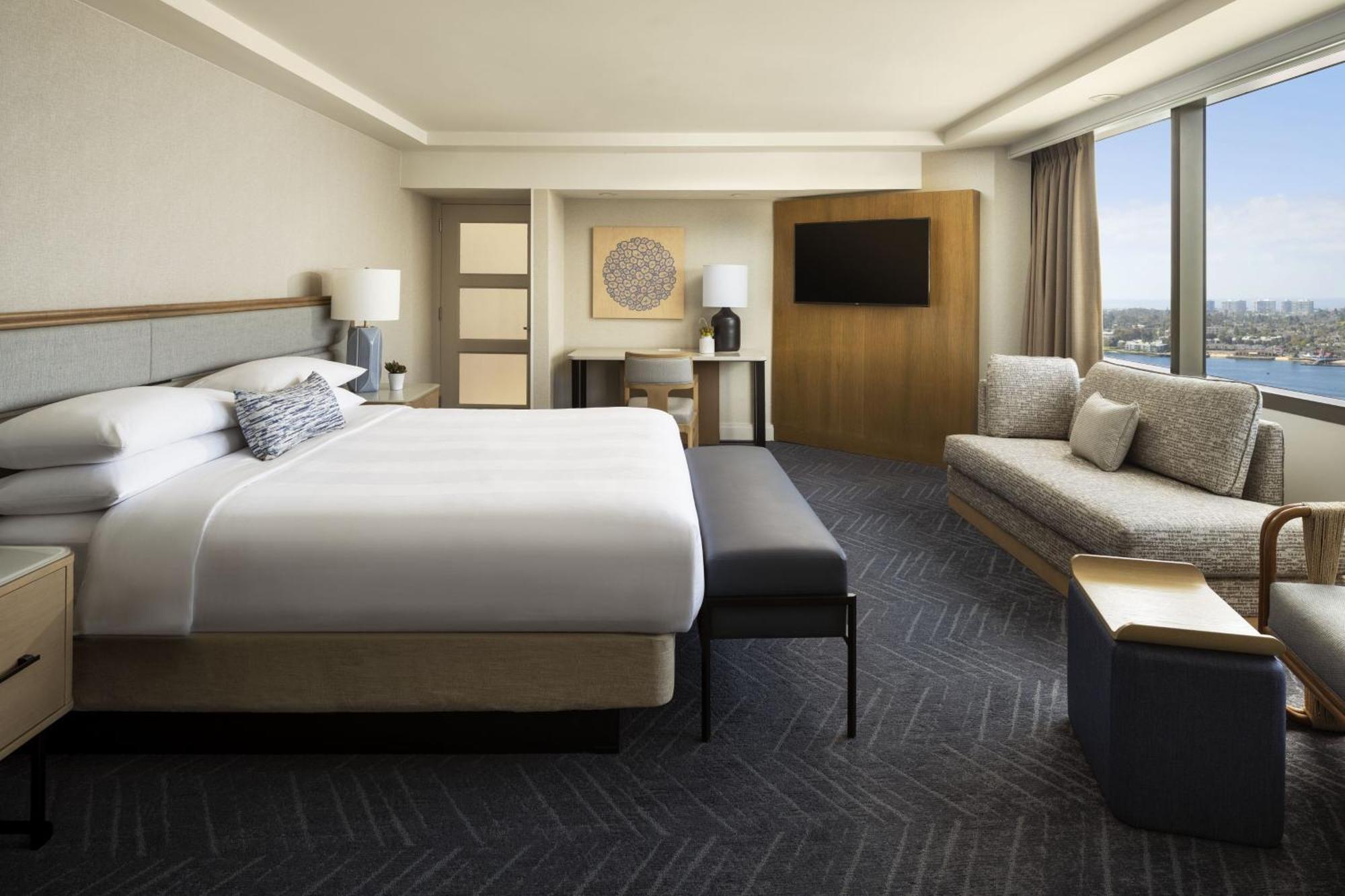 One-Bedroom Admiral King Suite