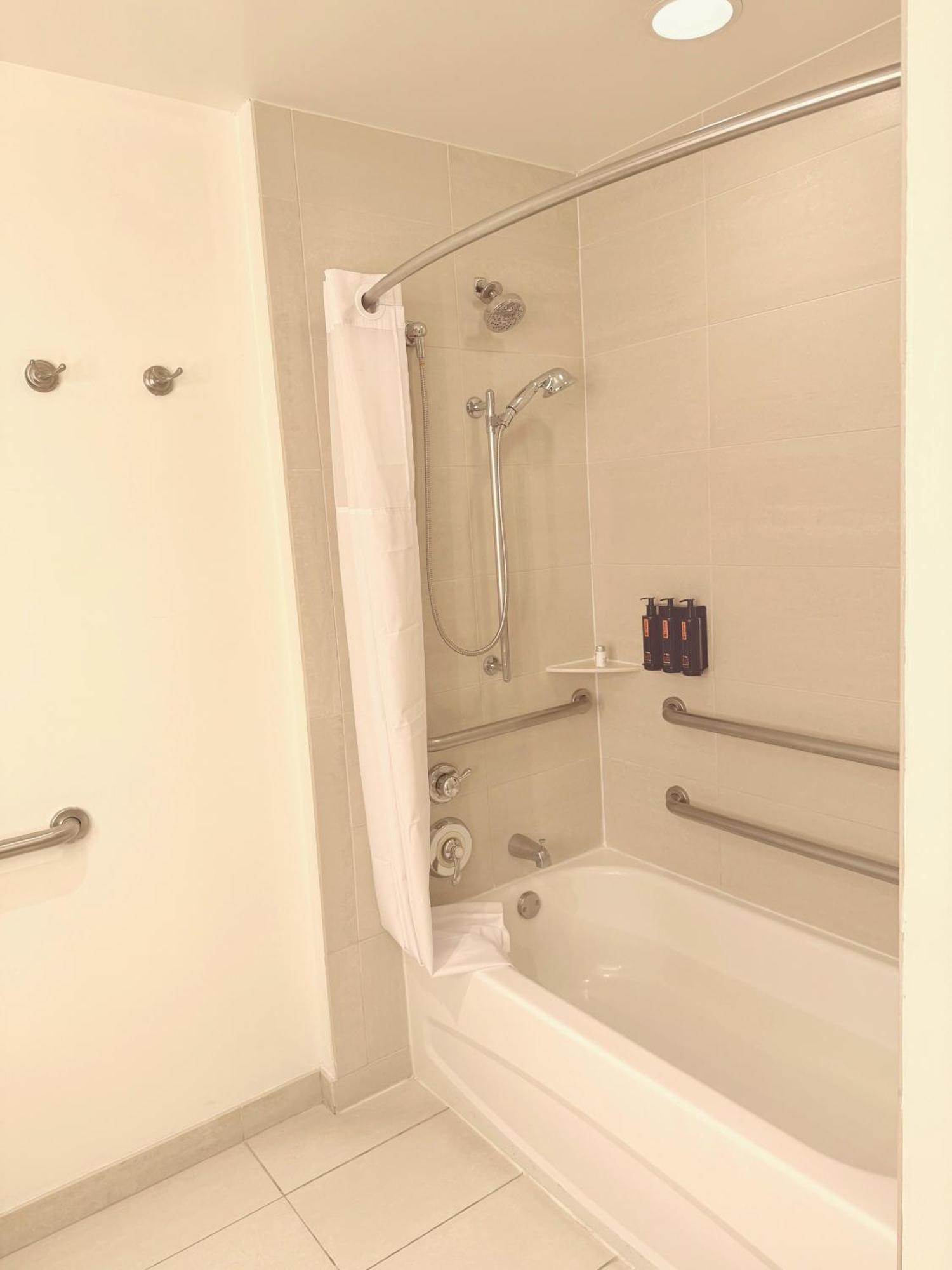 Queen Room Two Queen Beds Accessible Tub Disability Access