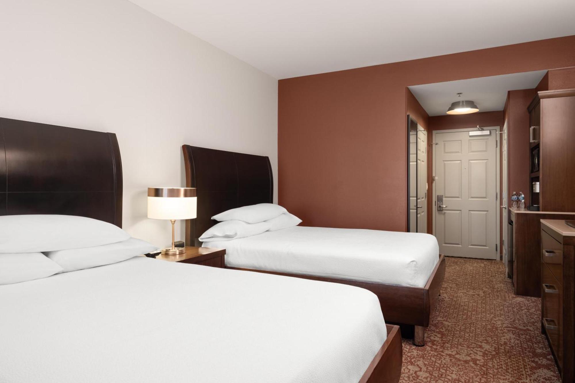 Queen Room Two Queen Beds City View