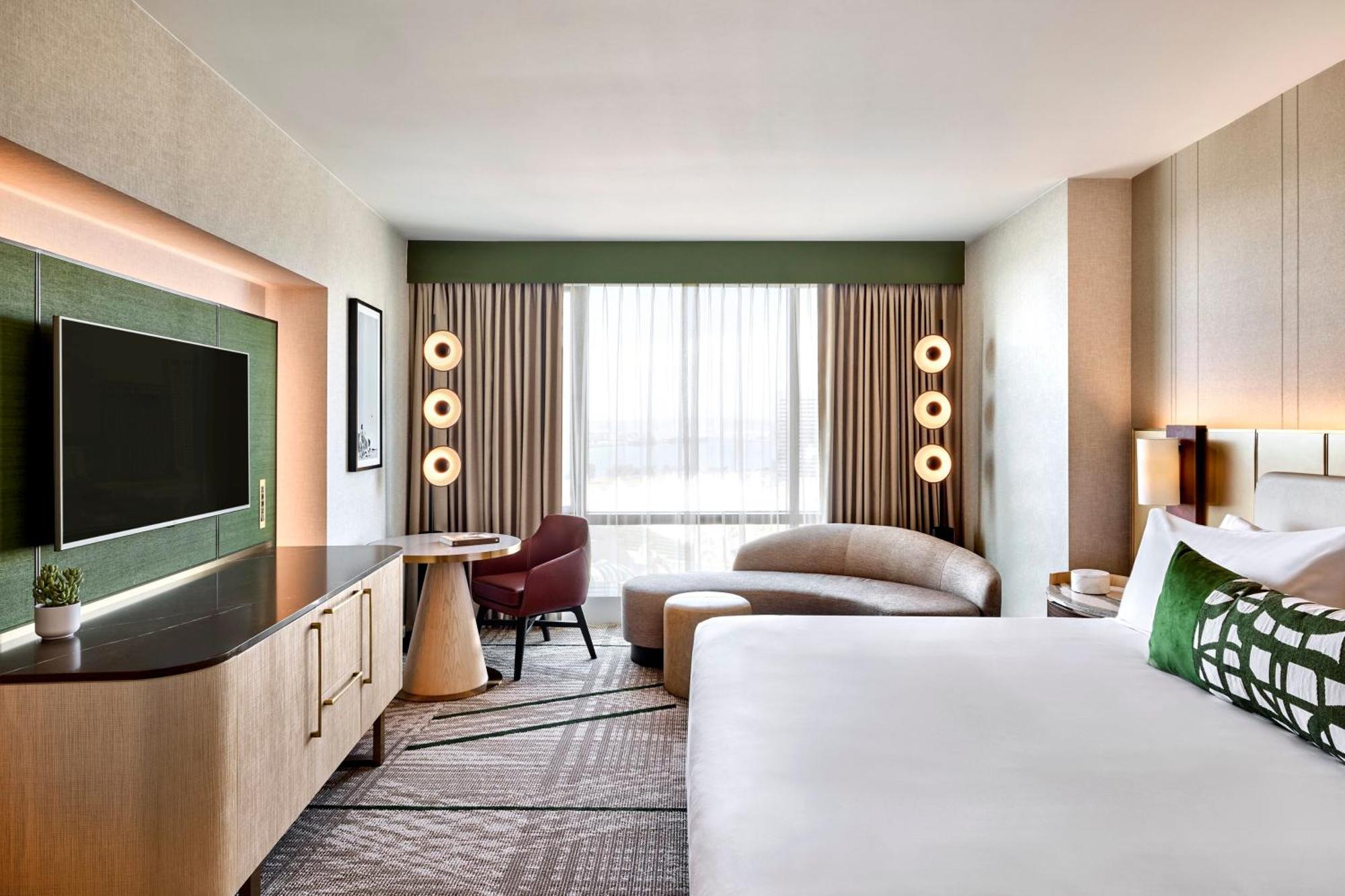 Deluxe Room 1 King Bed Balcony City View