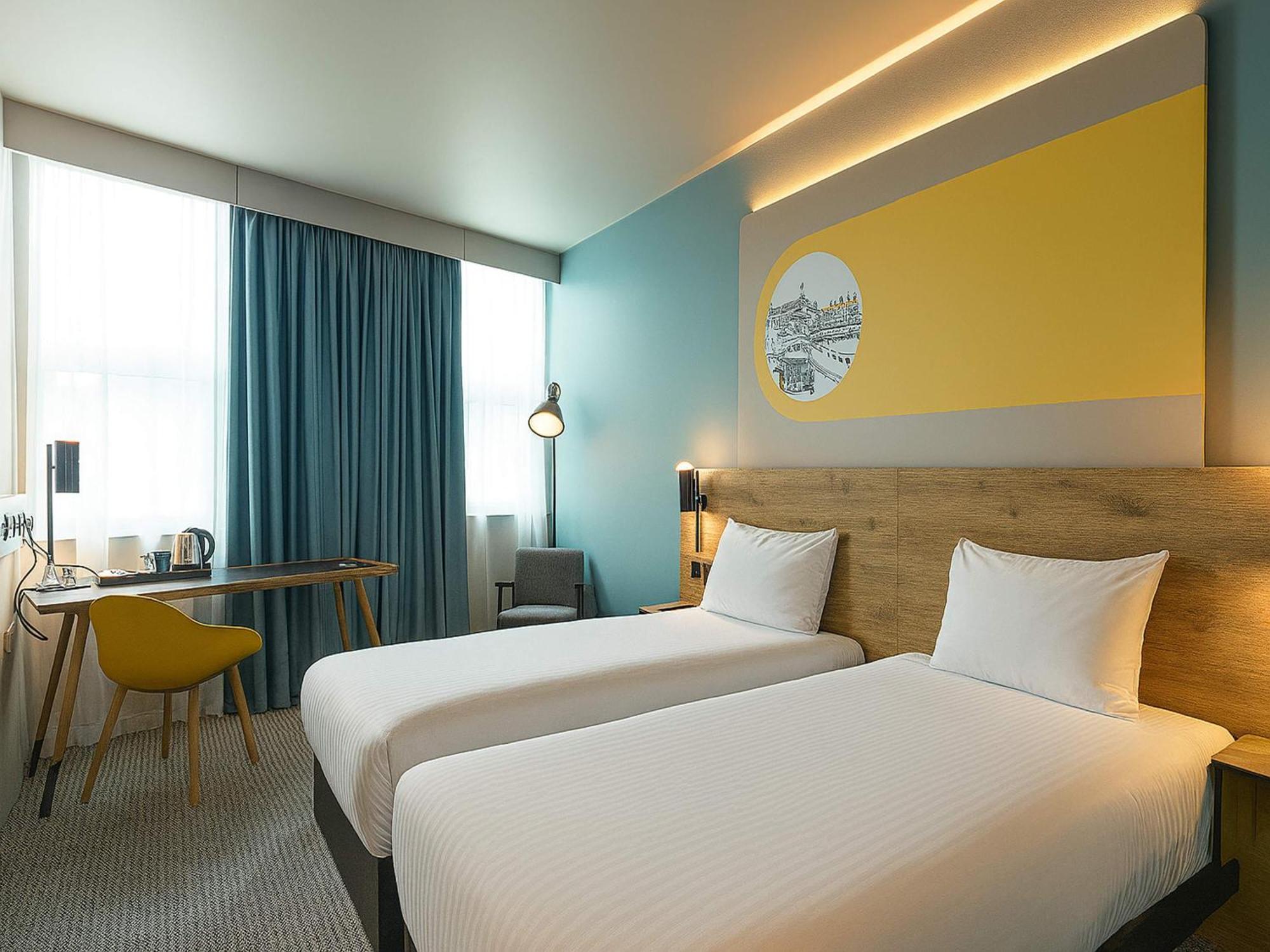 Twin Room,1746846070:JPEG
