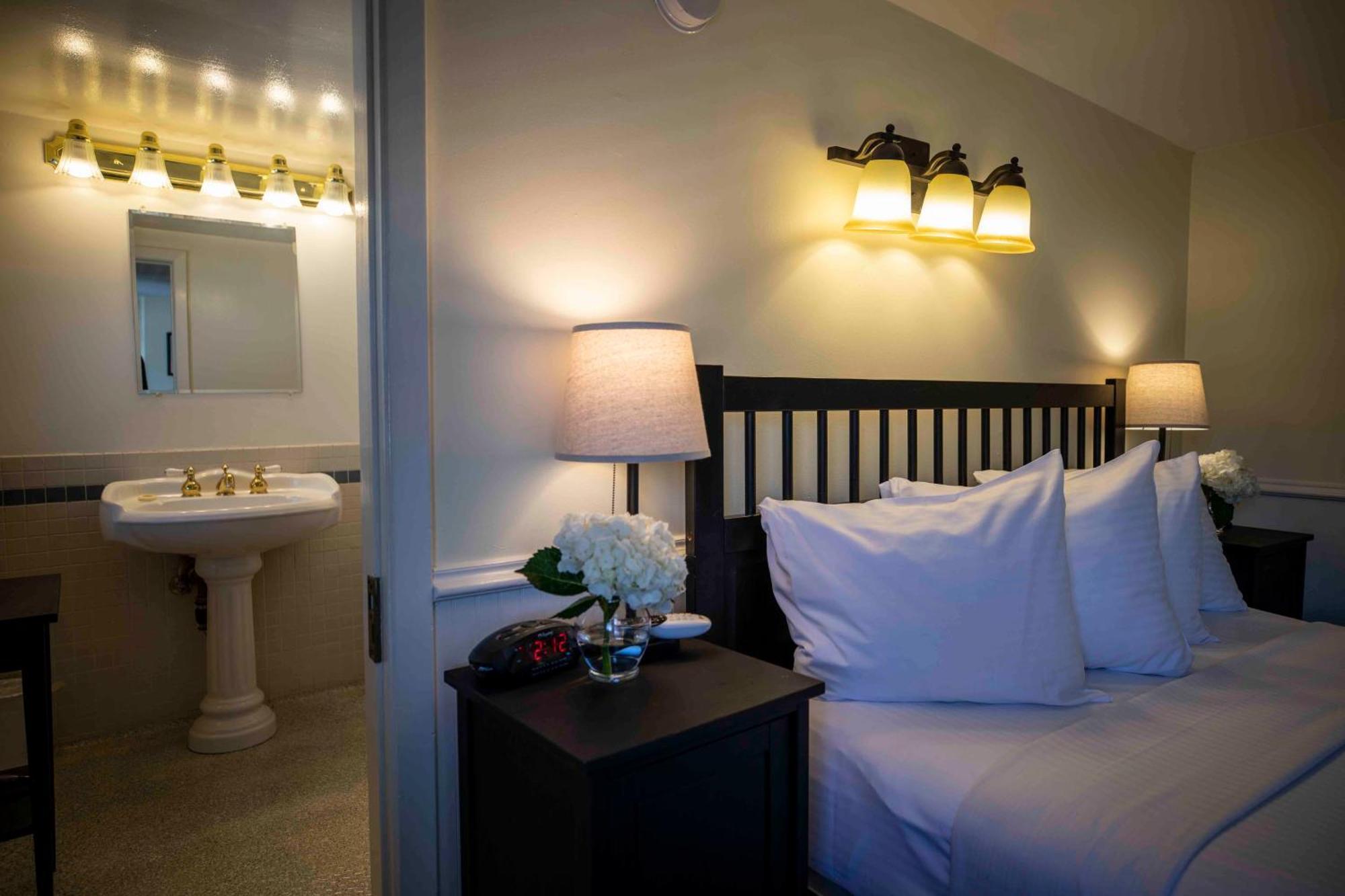City View Queen Stateroom
