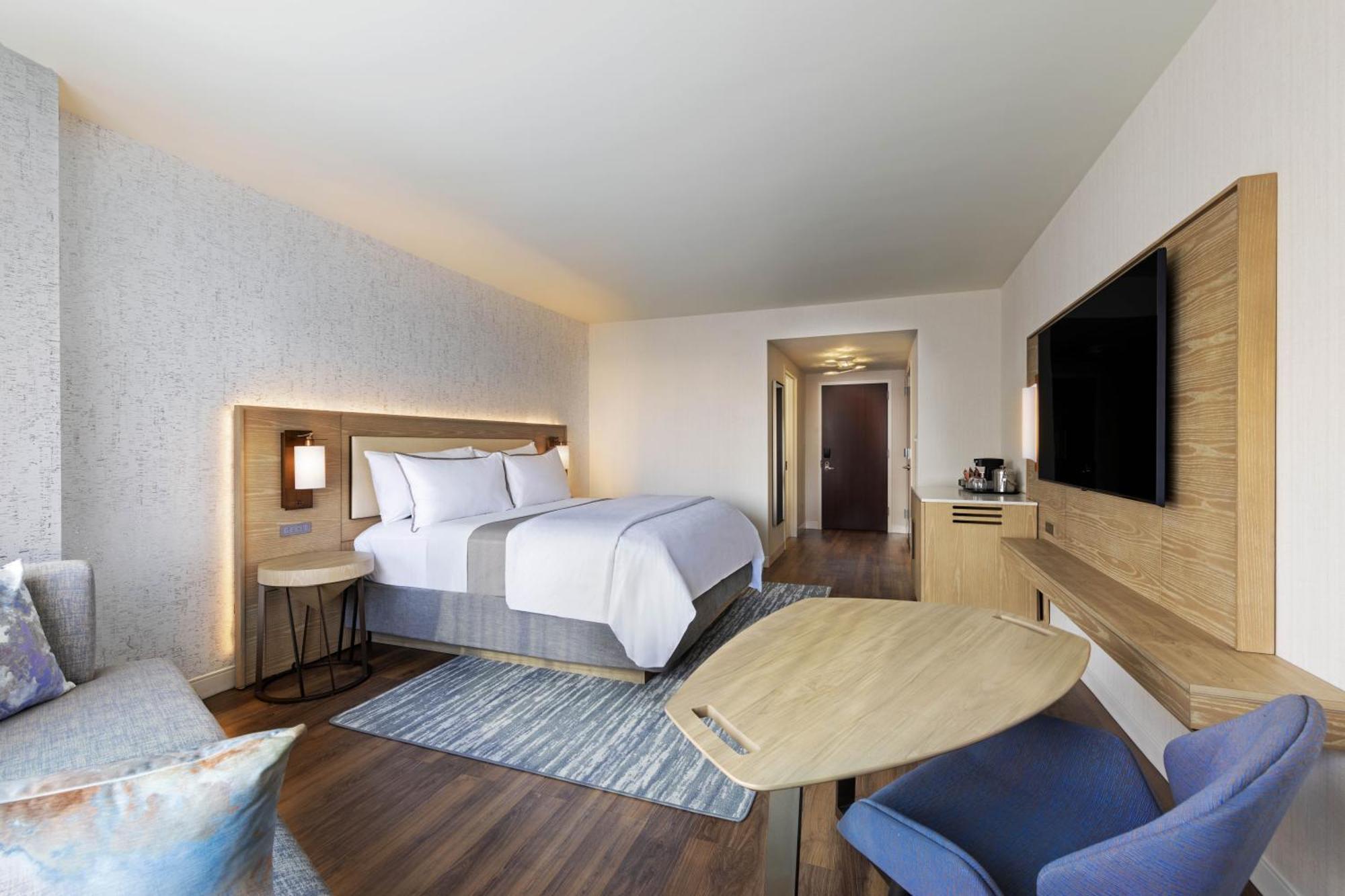 Deluxe King Room