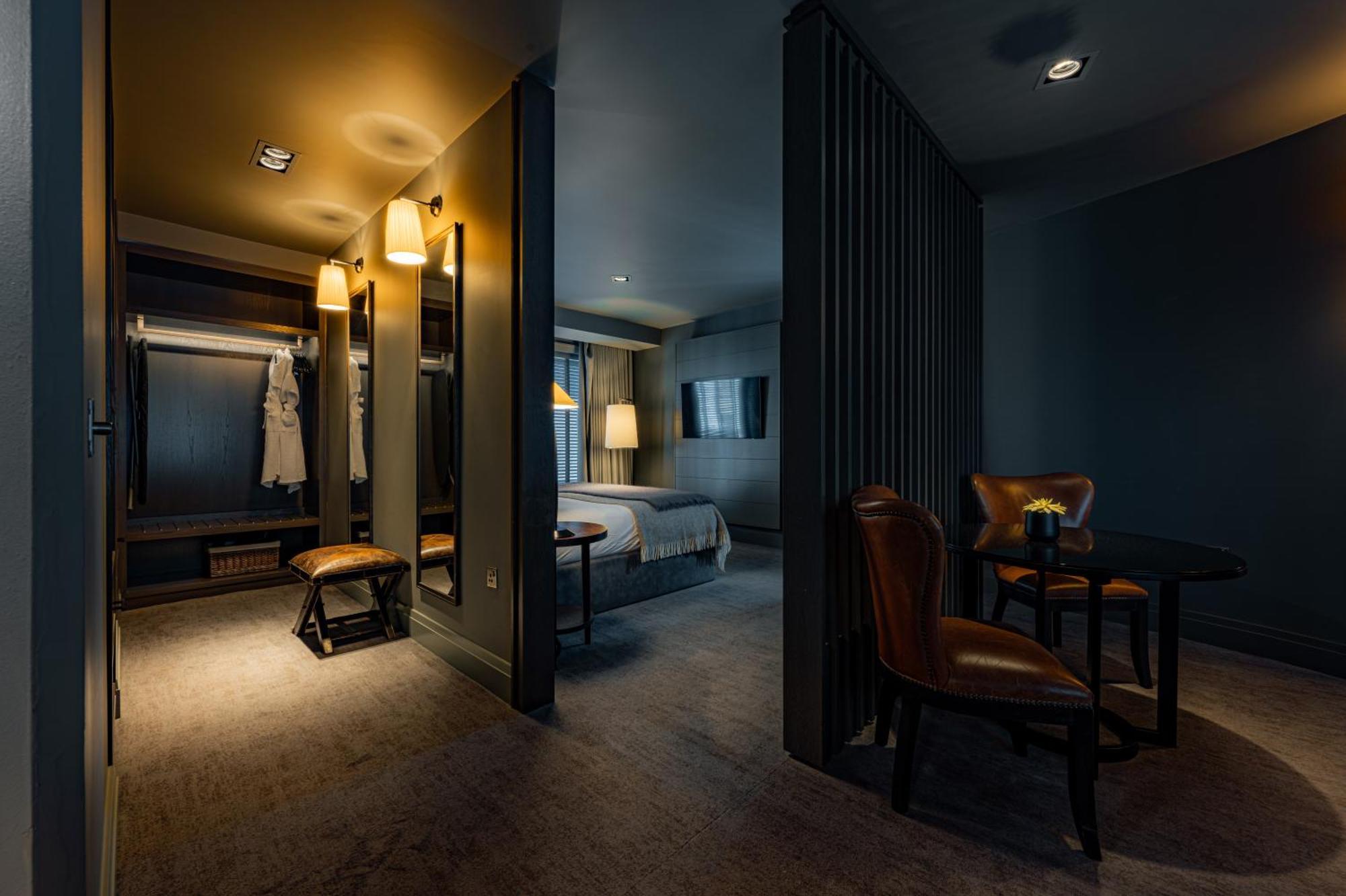 Signature Suite