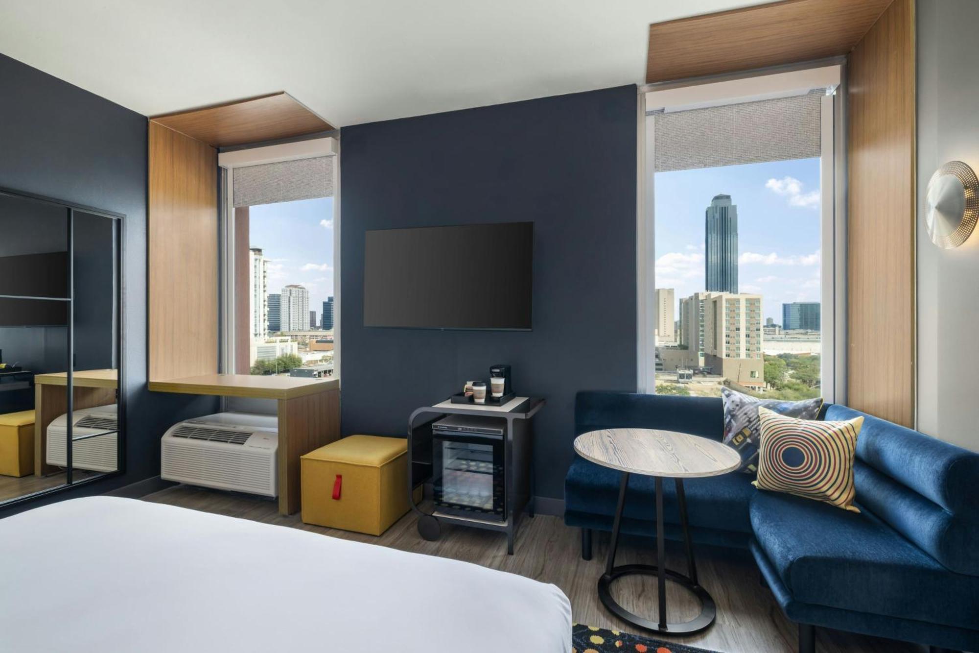 Aloft Guest room 1 King High floor
