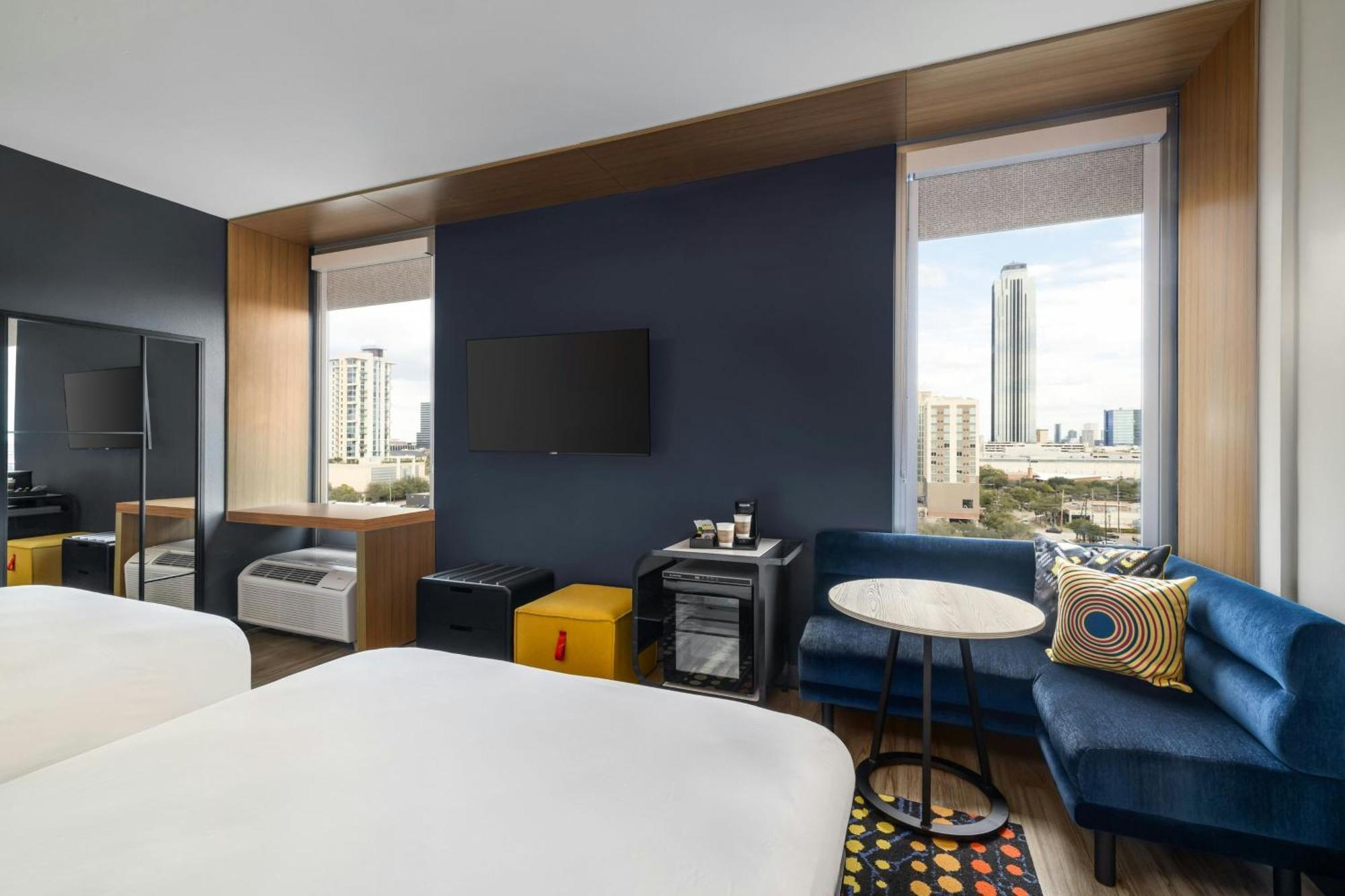 Aloft Guest room 2 Queen