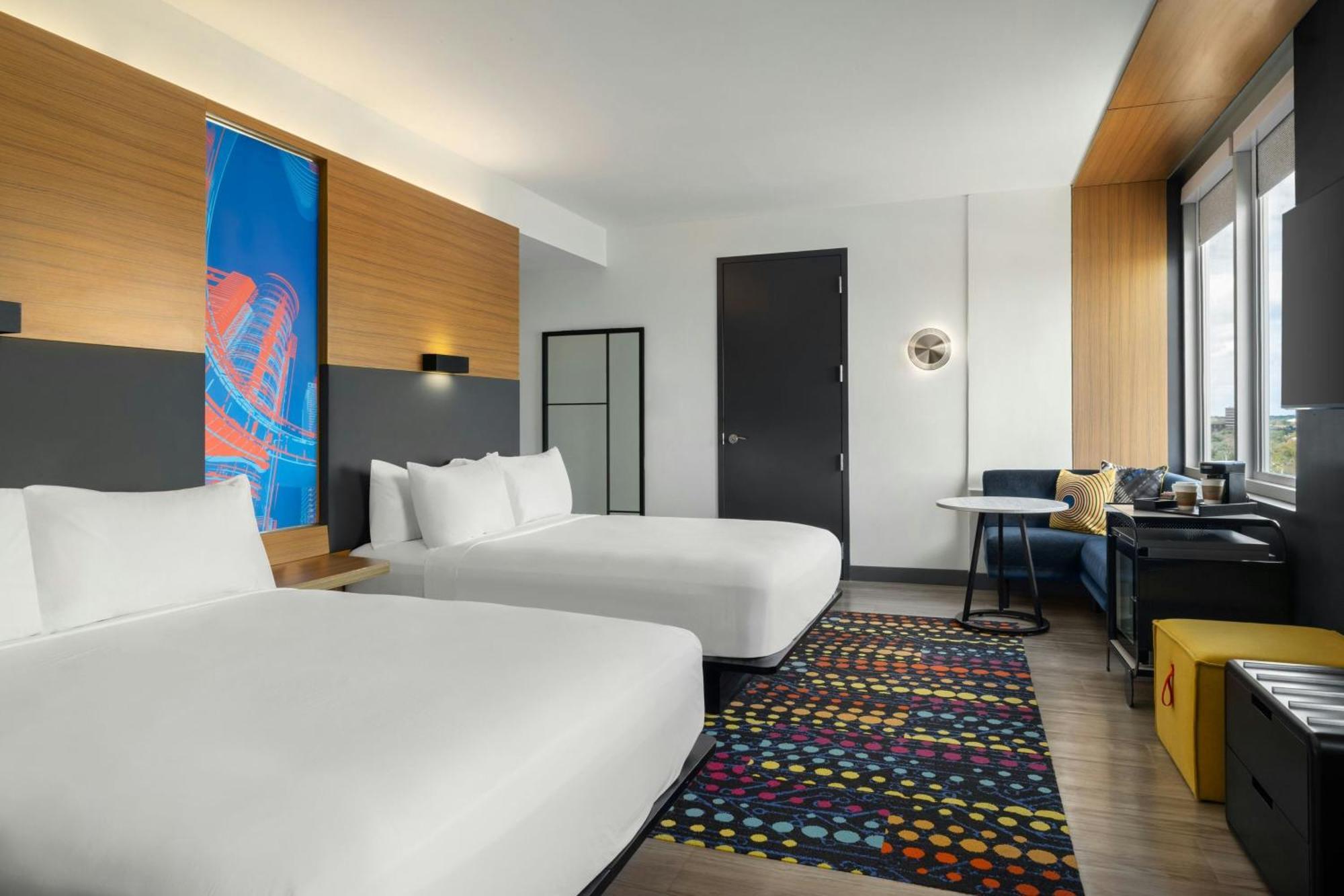 Aloft Guest room 2 Queen