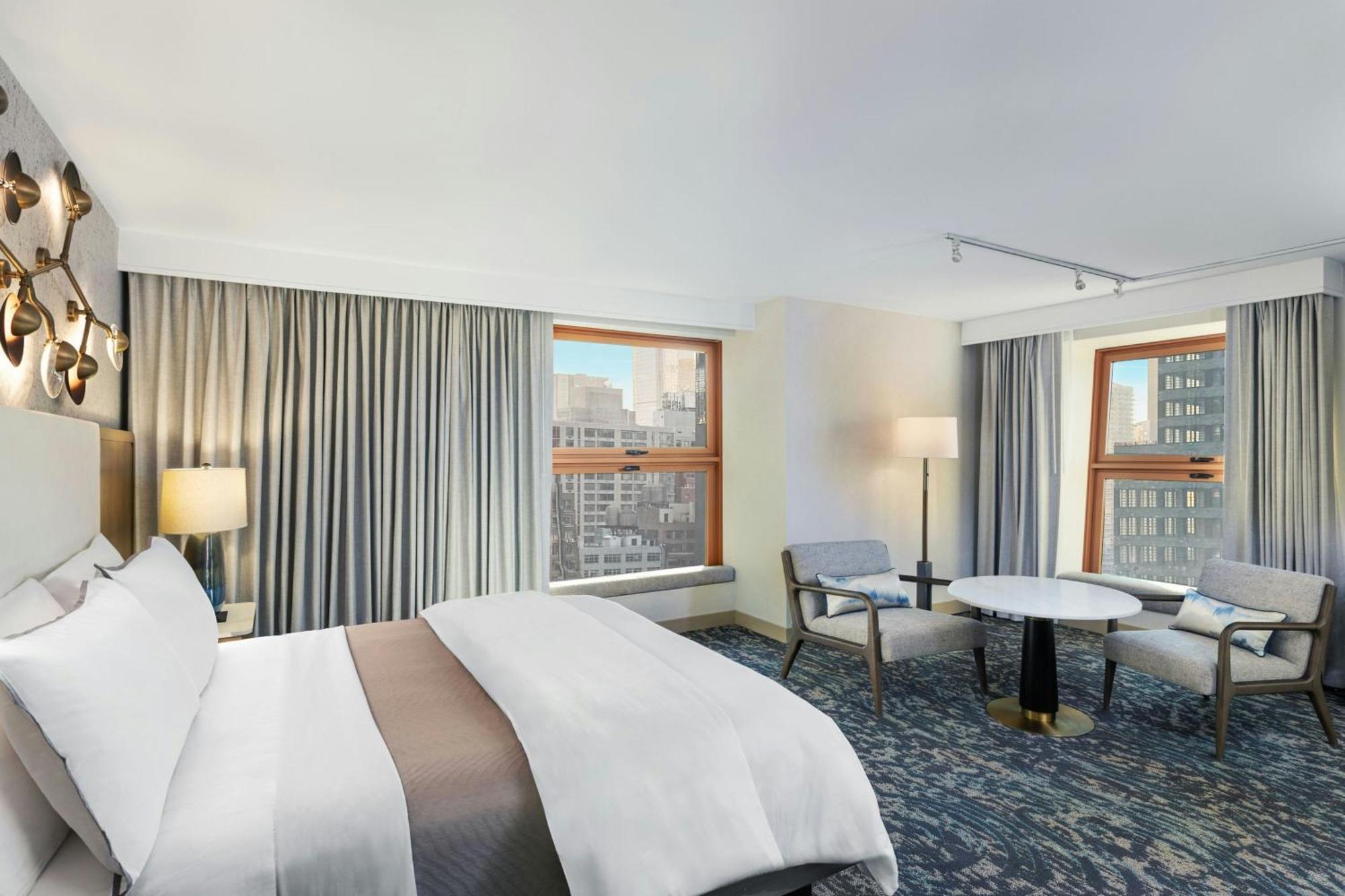 Grand Deluxe Corner King Larger Guest room 1 King