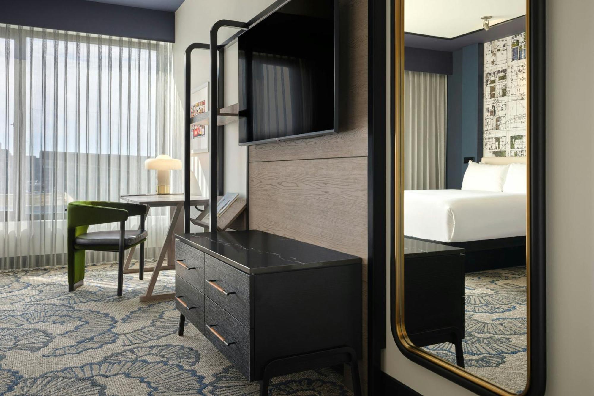 Executive King Room Sofa Bed City View Hearing Accessible