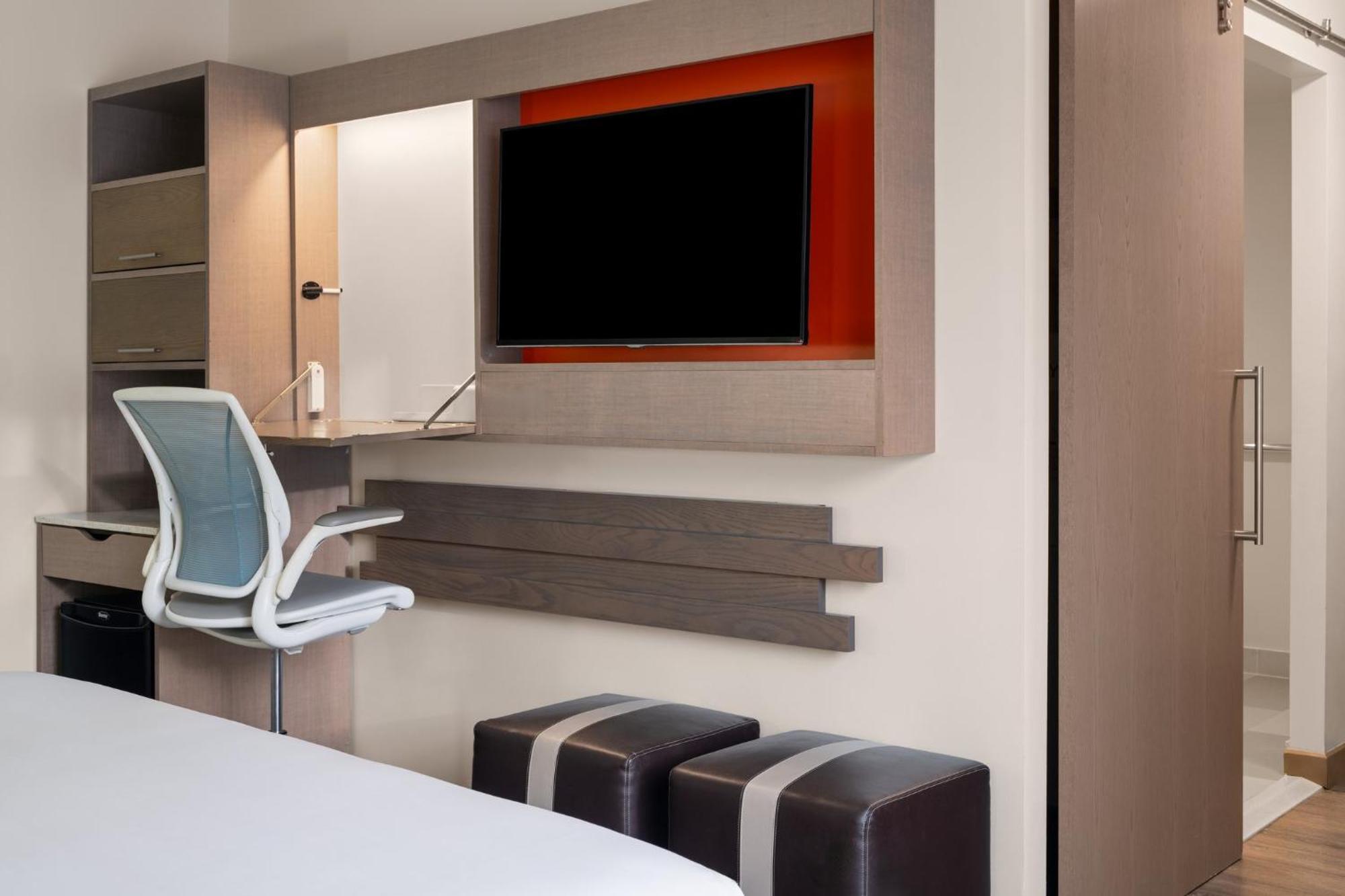 Premium King Room