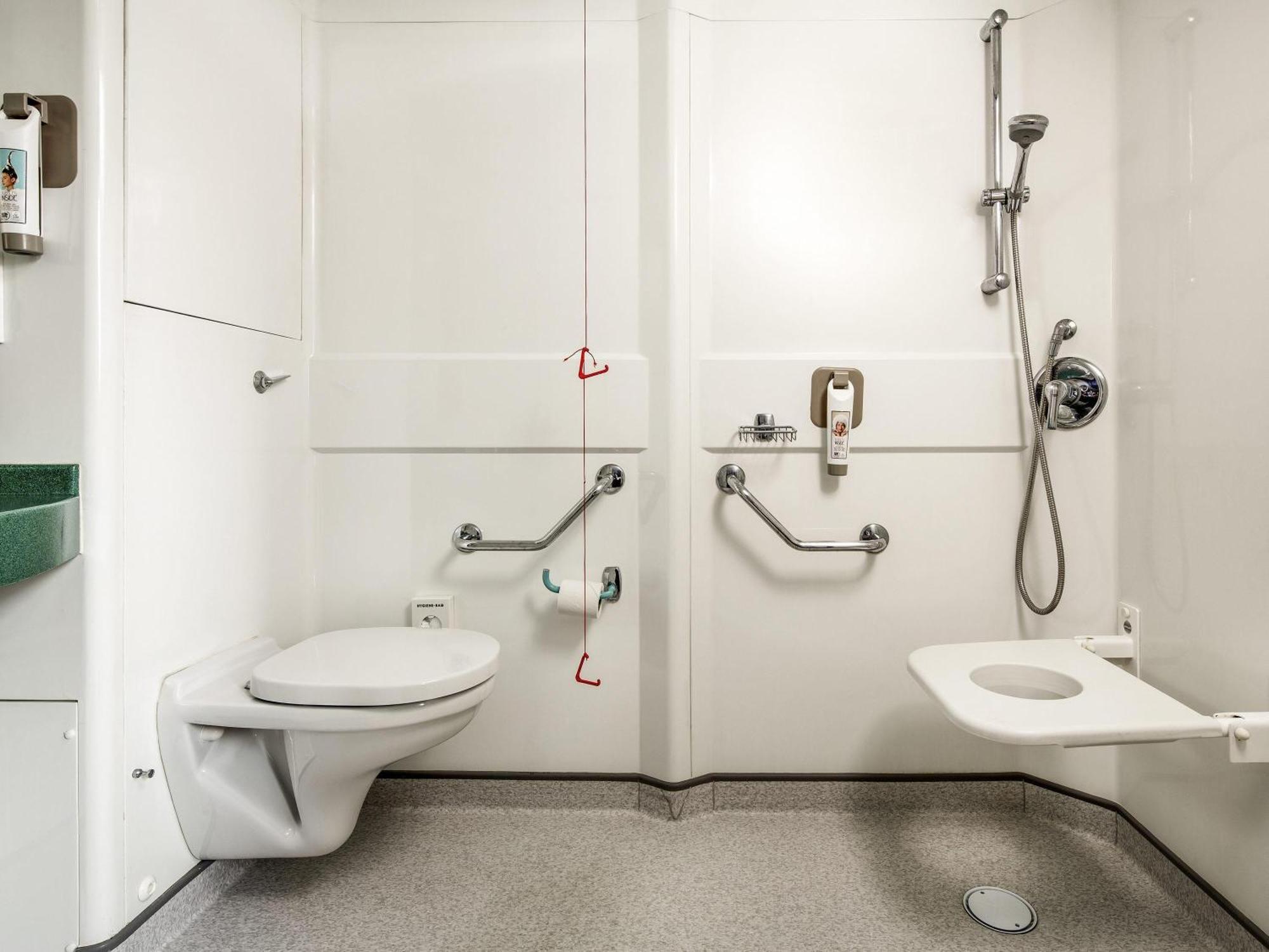 Accessible Room with Two Single Beds